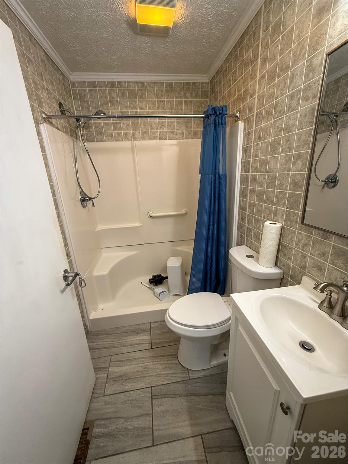 483 Caribou Road — Asheville