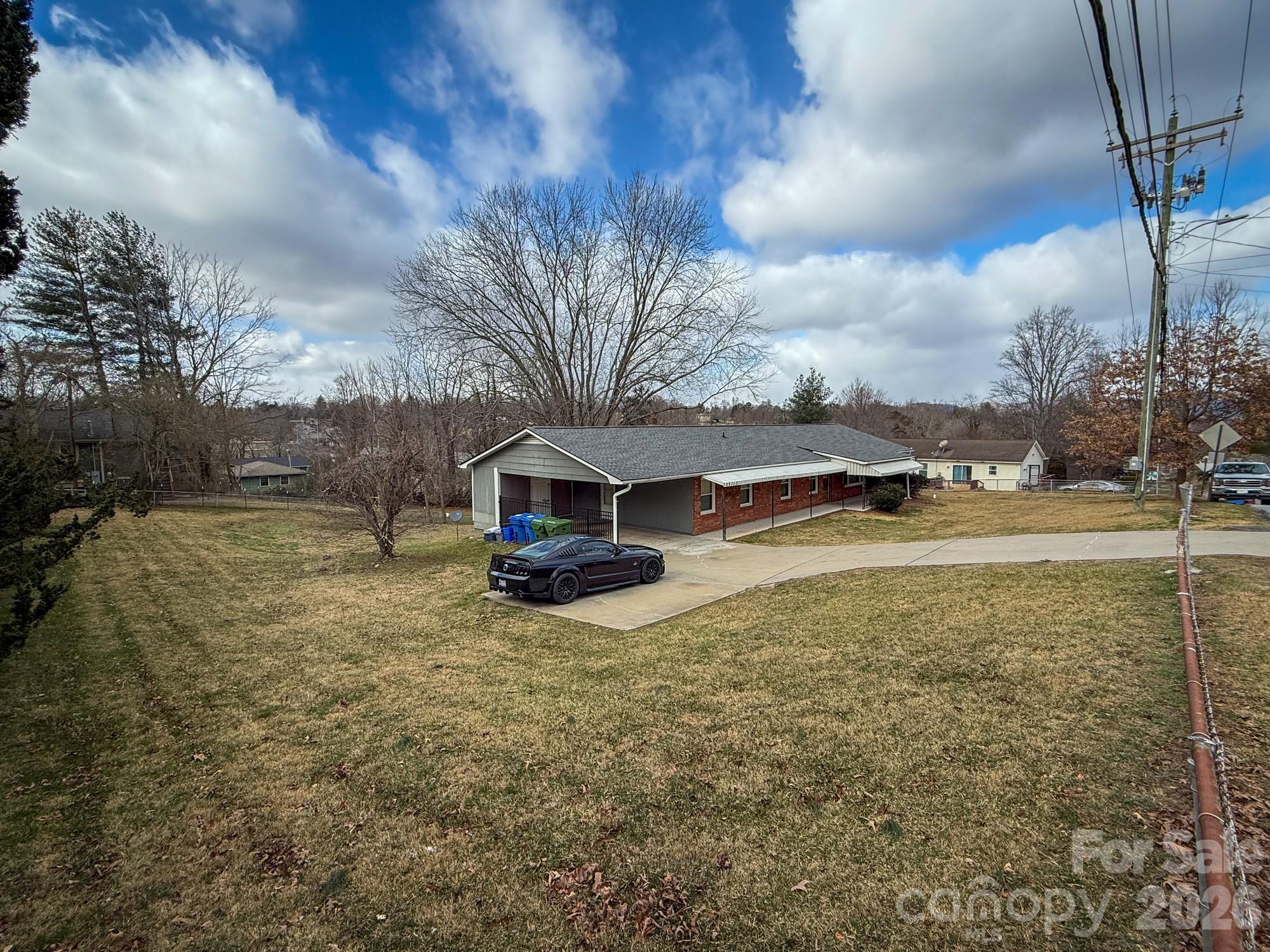 483 Caribou Road — Asheville