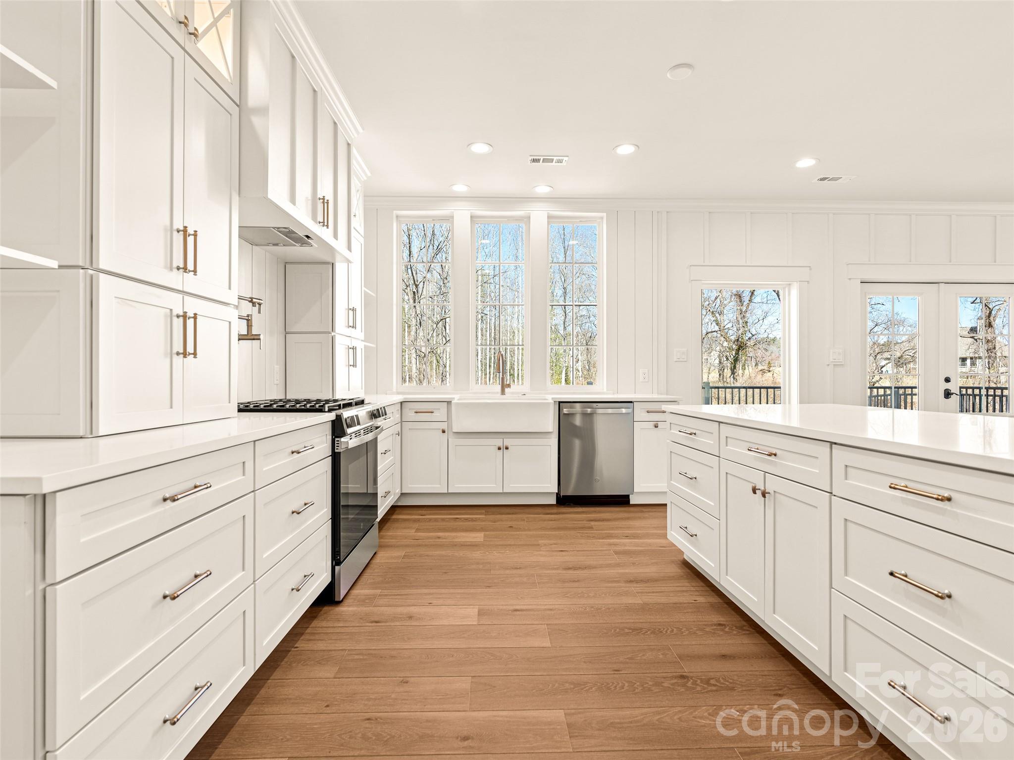 90 Saddle Club Lane — Hendersonville