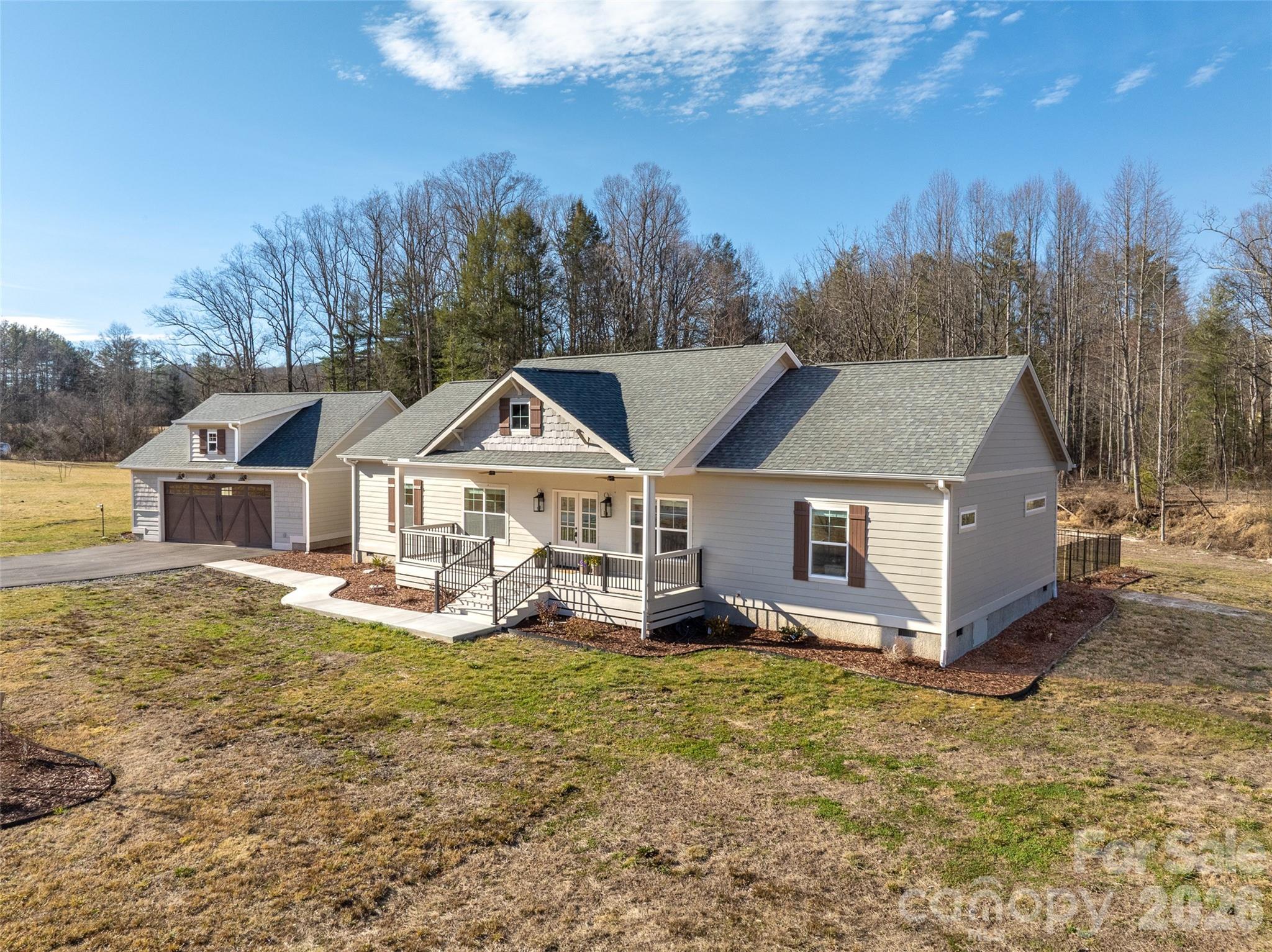 90 Saddle Club Lane — Hendersonville