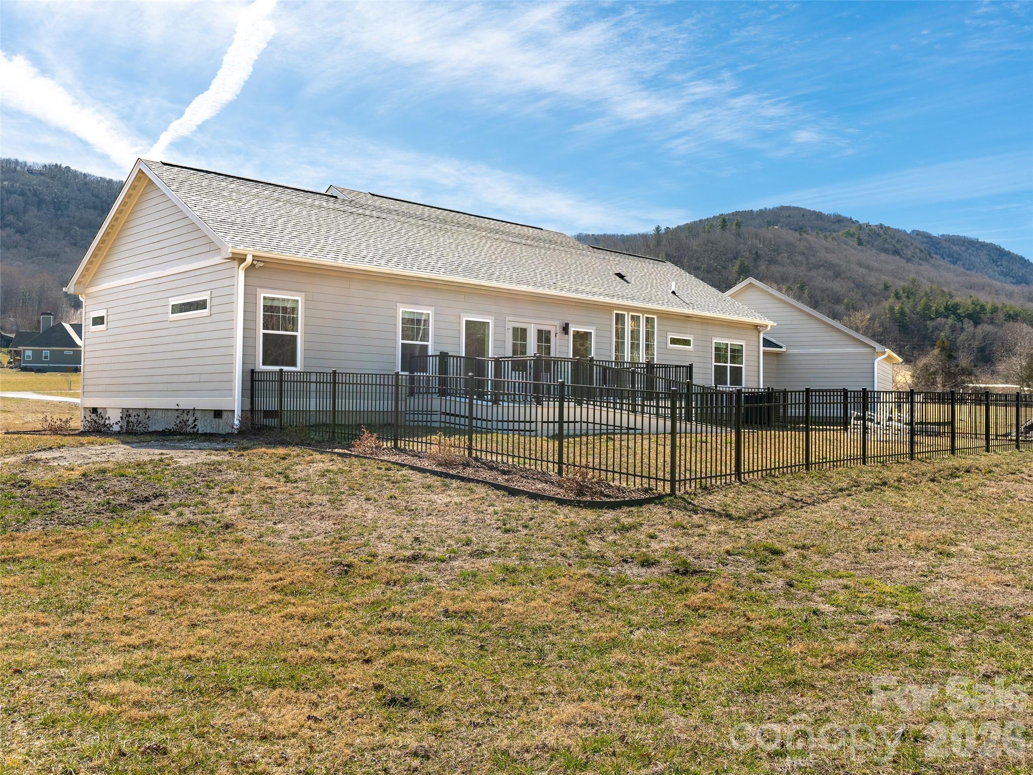 90 Saddle Club Lane — Hendersonville