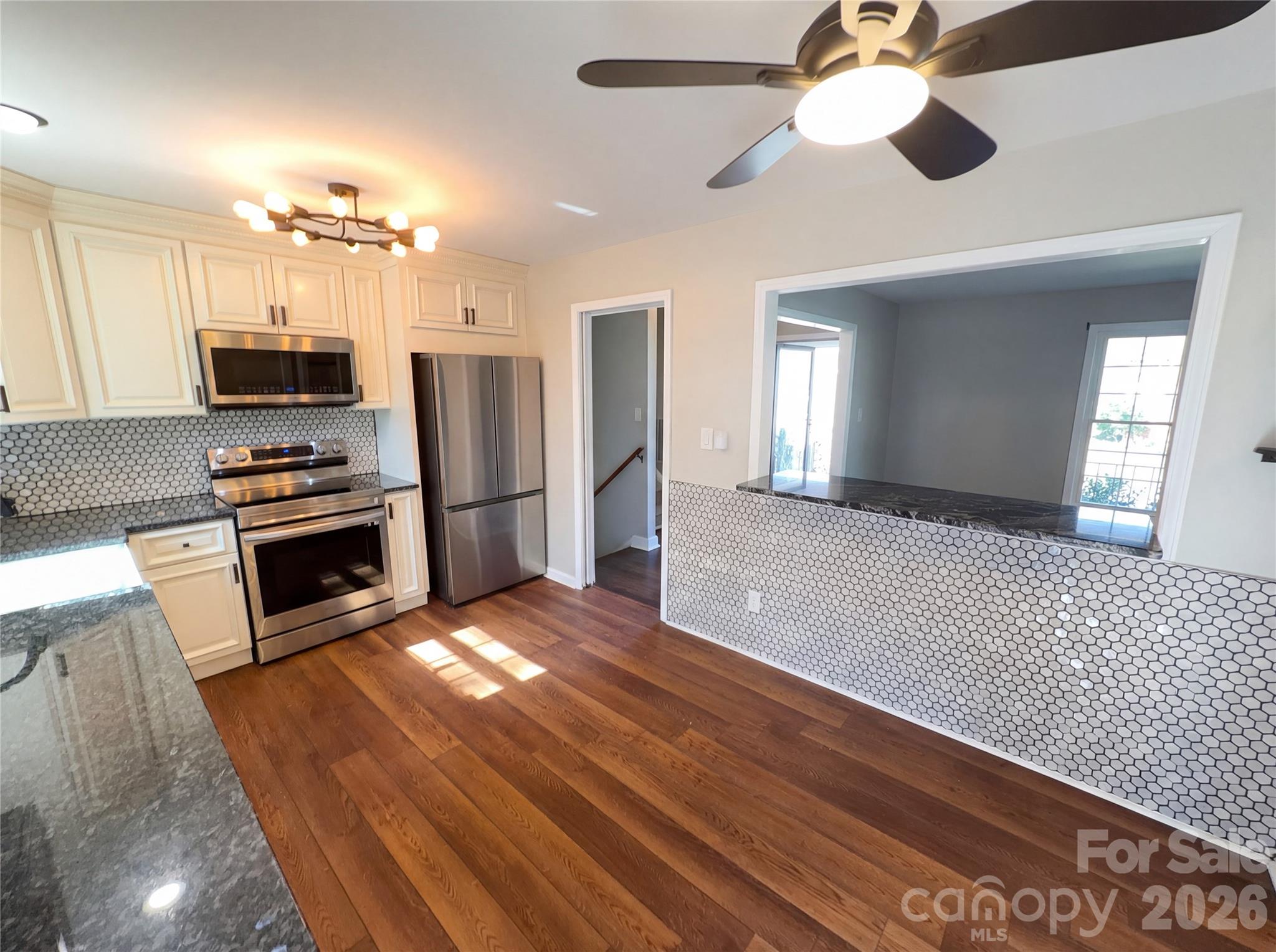7700 Meadowdale Lane — Charlotte
