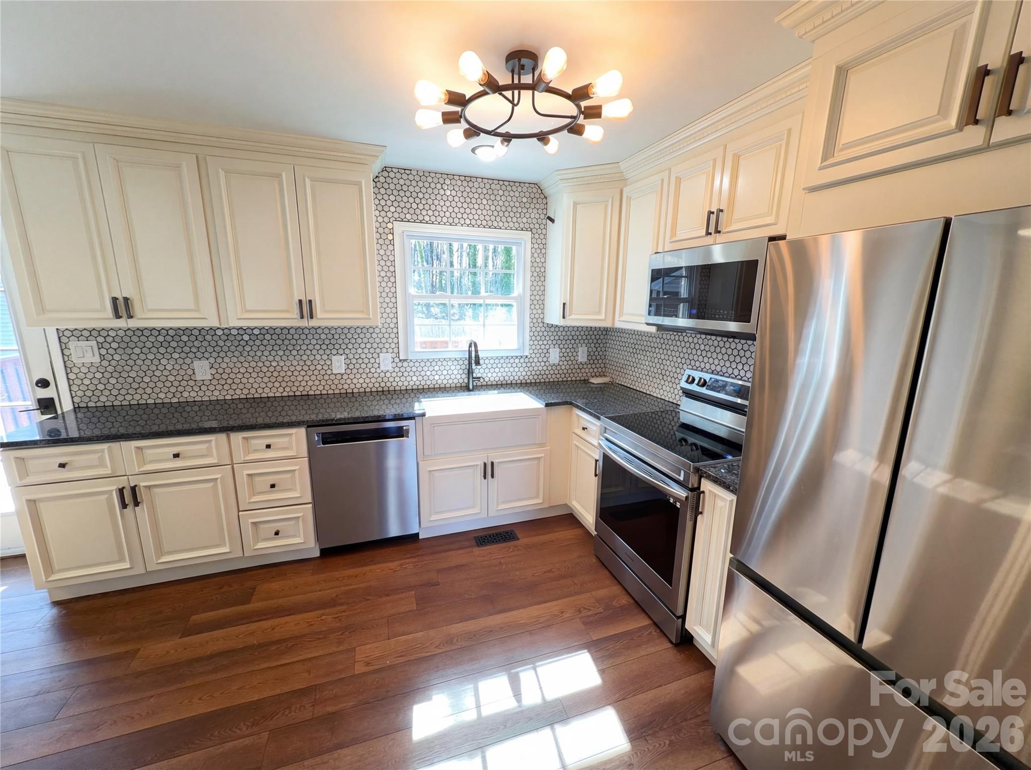 7700 Meadowdale Lane — Charlotte