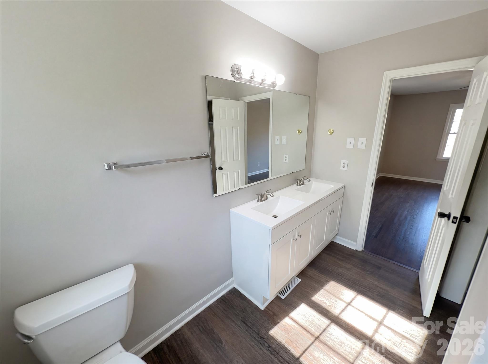 7700 Meadowdale Lane — Charlotte