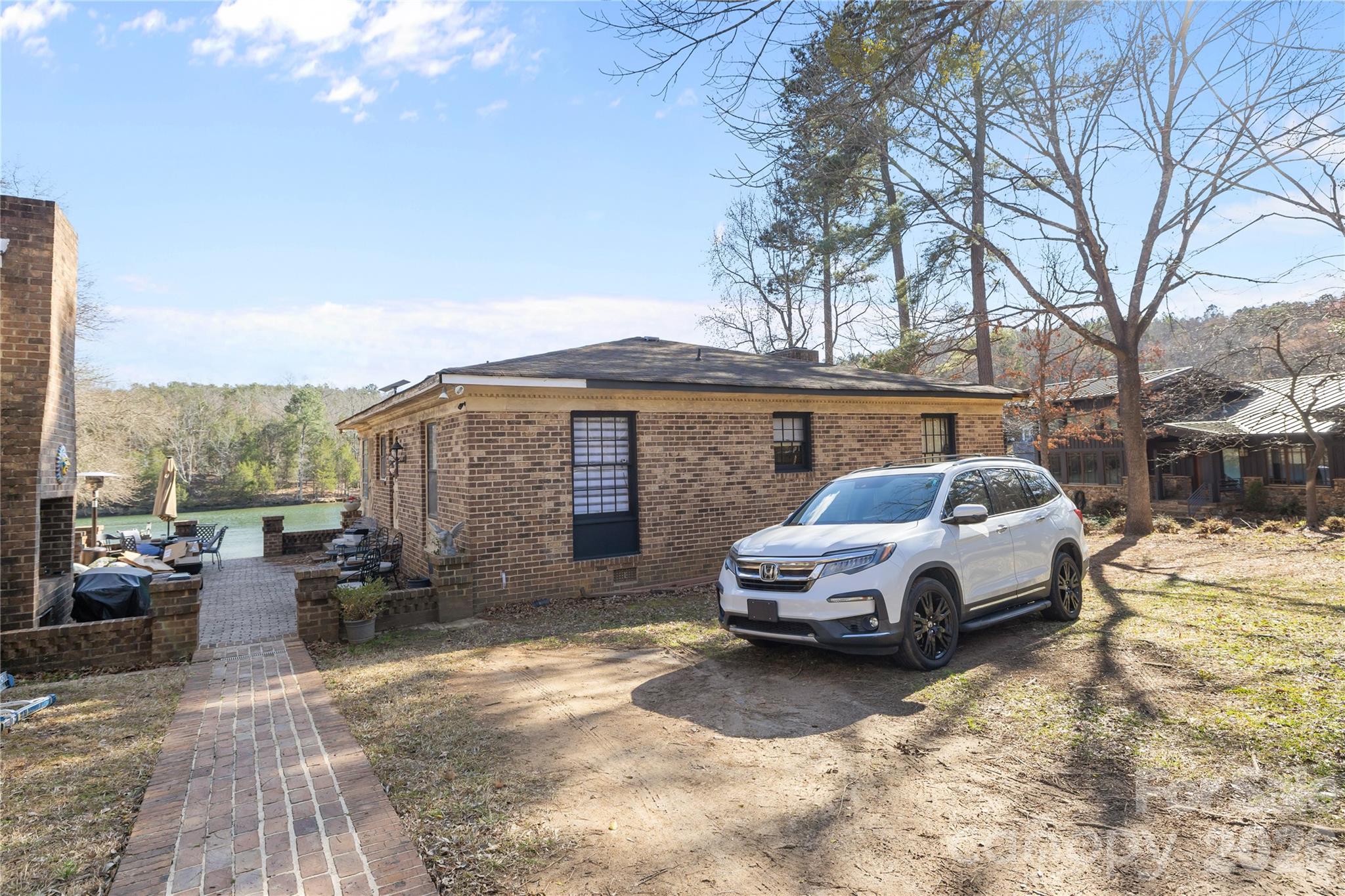 4251 Acacia Road — York