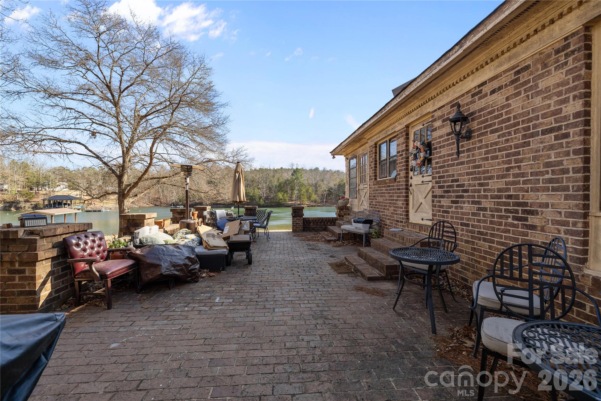4251 Acacia Road — York