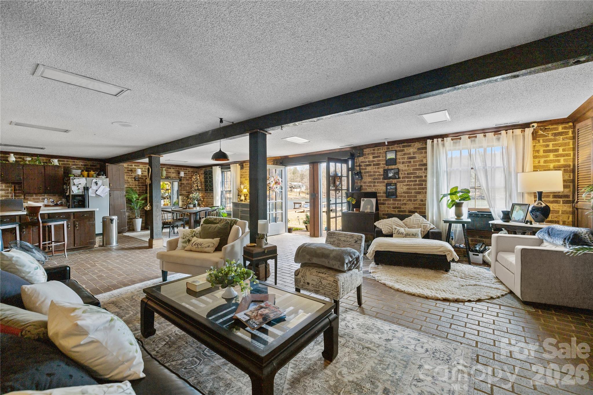 4251 Acacia Road — York