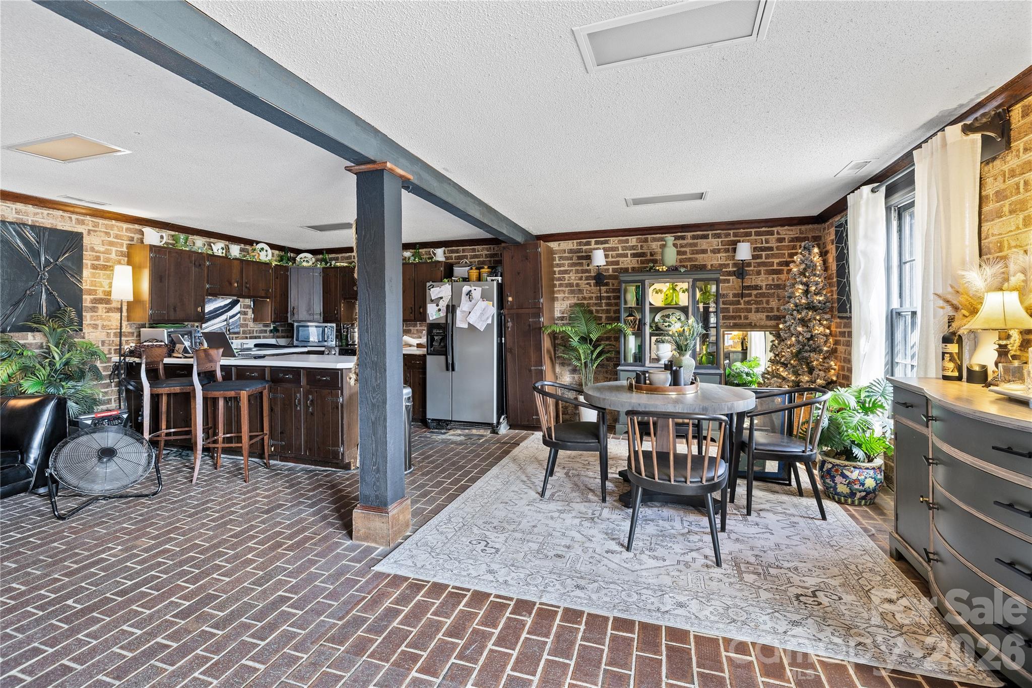 4251 Acacia Road — York
