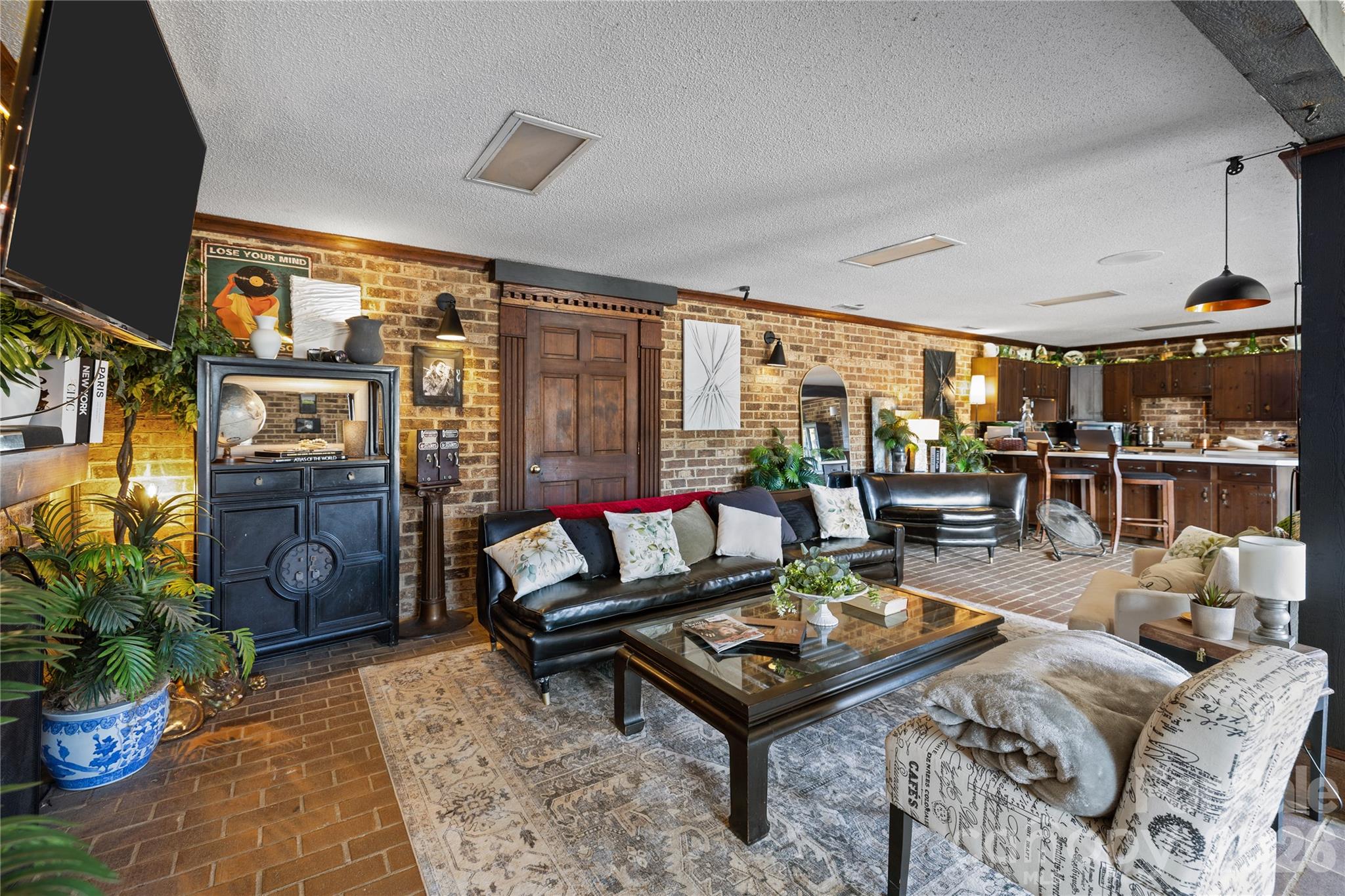 4251 Acacia Road — York