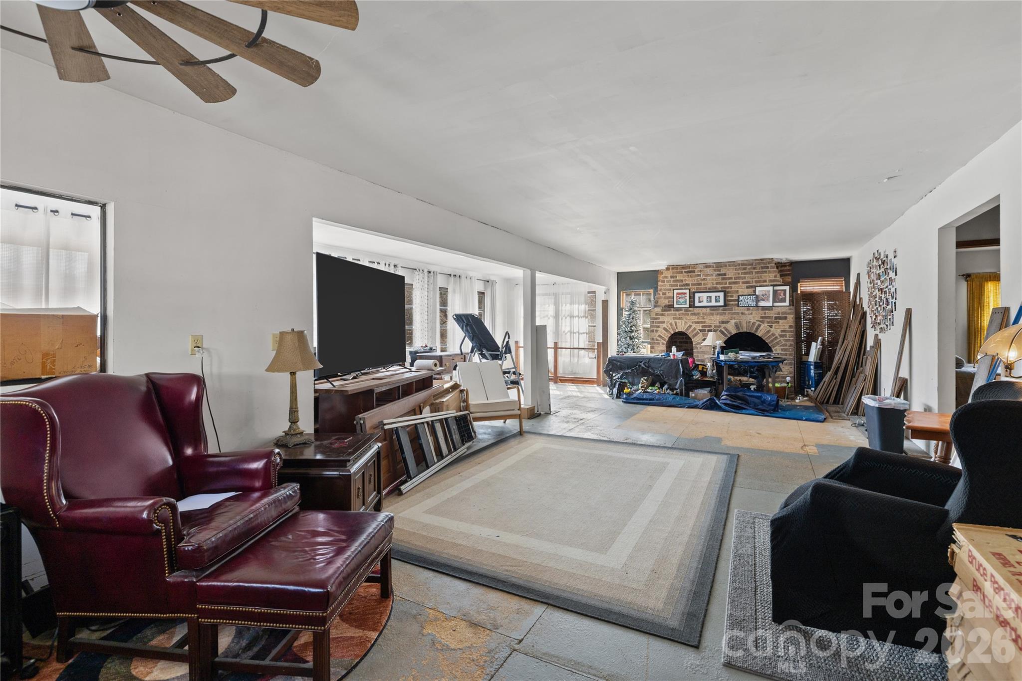 4251 Acacia Road — York