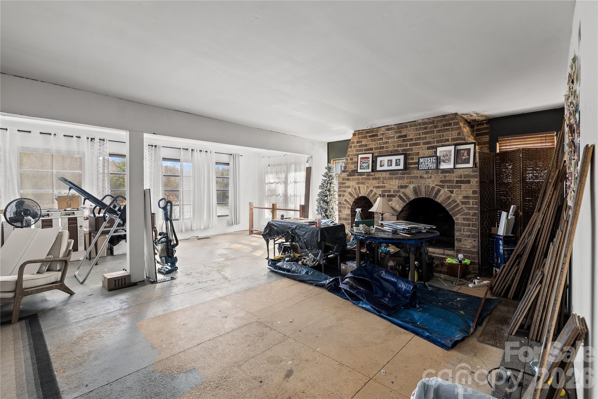 4251 Acacia Road — York
