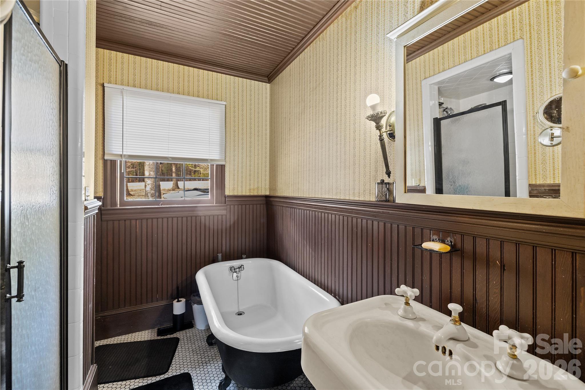 4251 Acacia Road — York