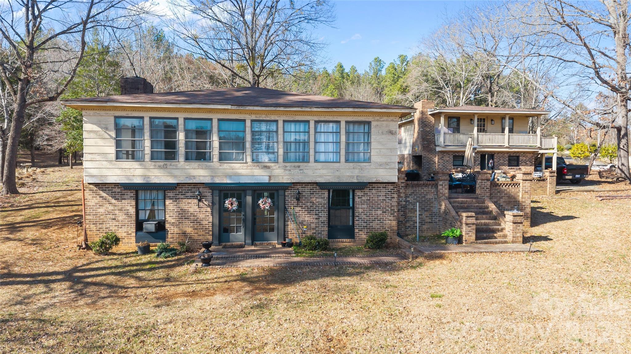 4251 Acacia Road — York
