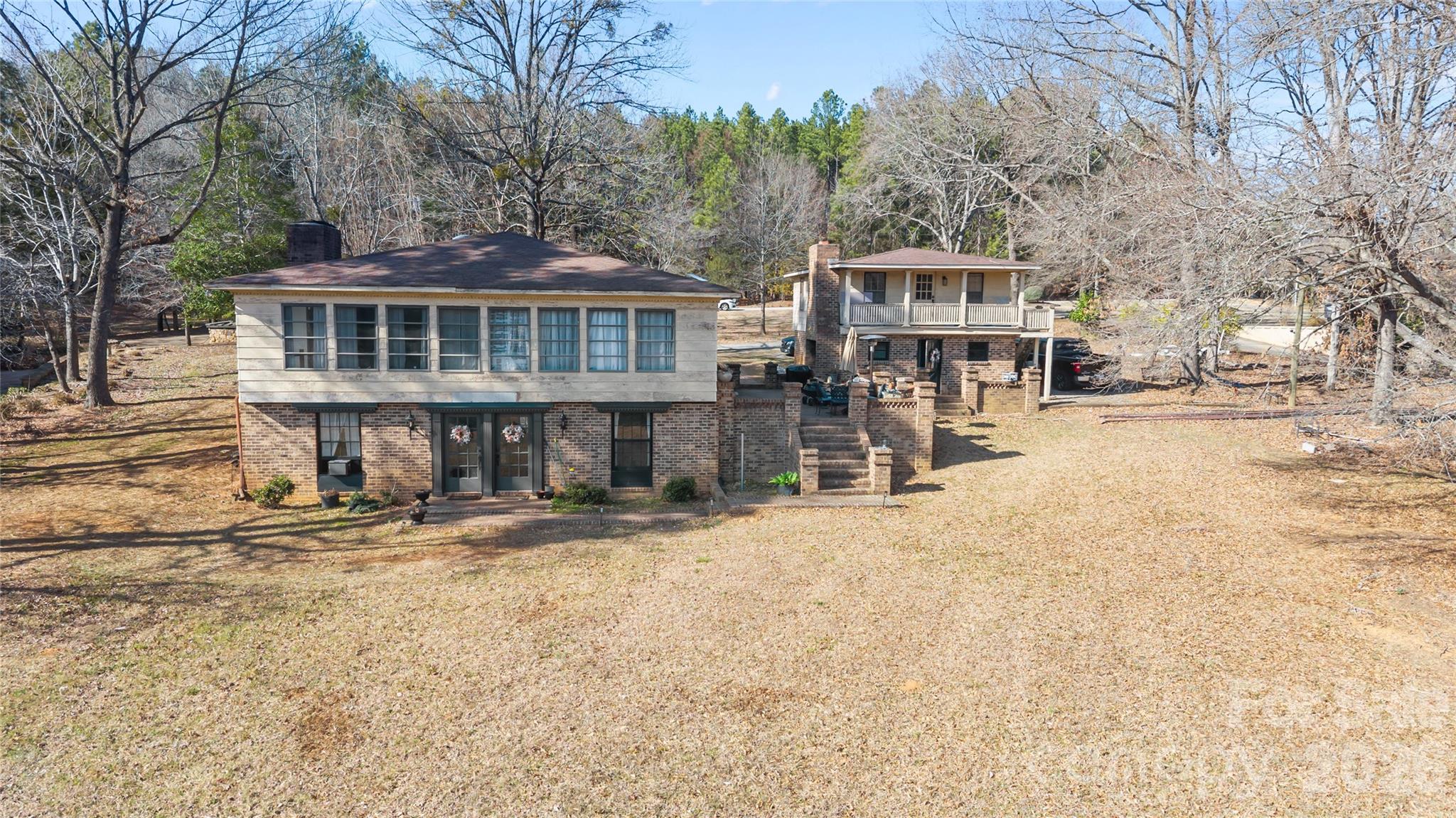 4251 Acacia Road — York