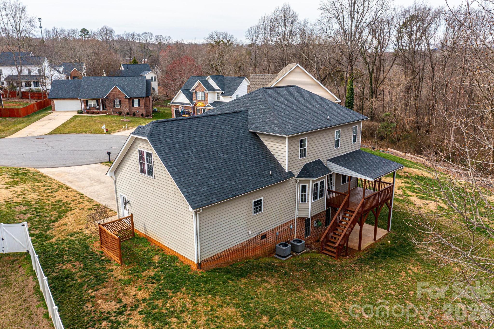 2640 Ironwood Drive — Hickory