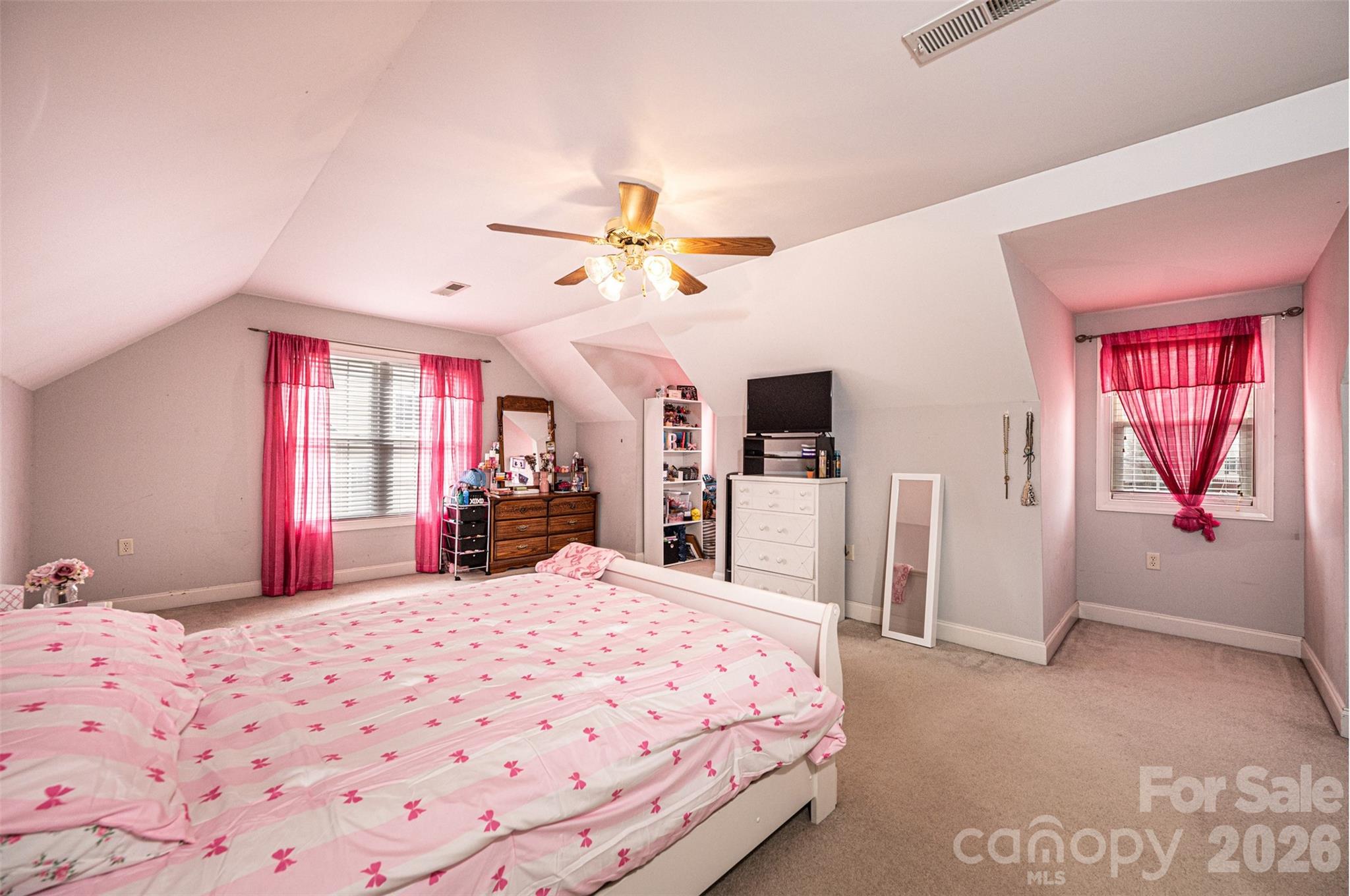 2640 Ironwood Drive — Hickory