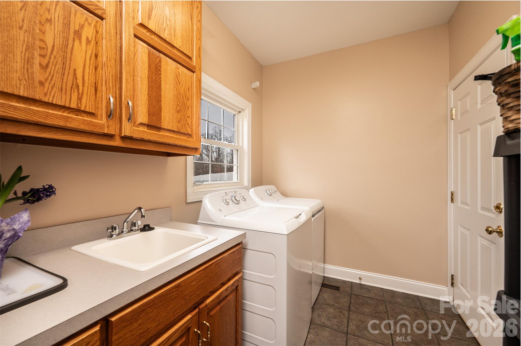 2640 Ironwood Drive — Hickory