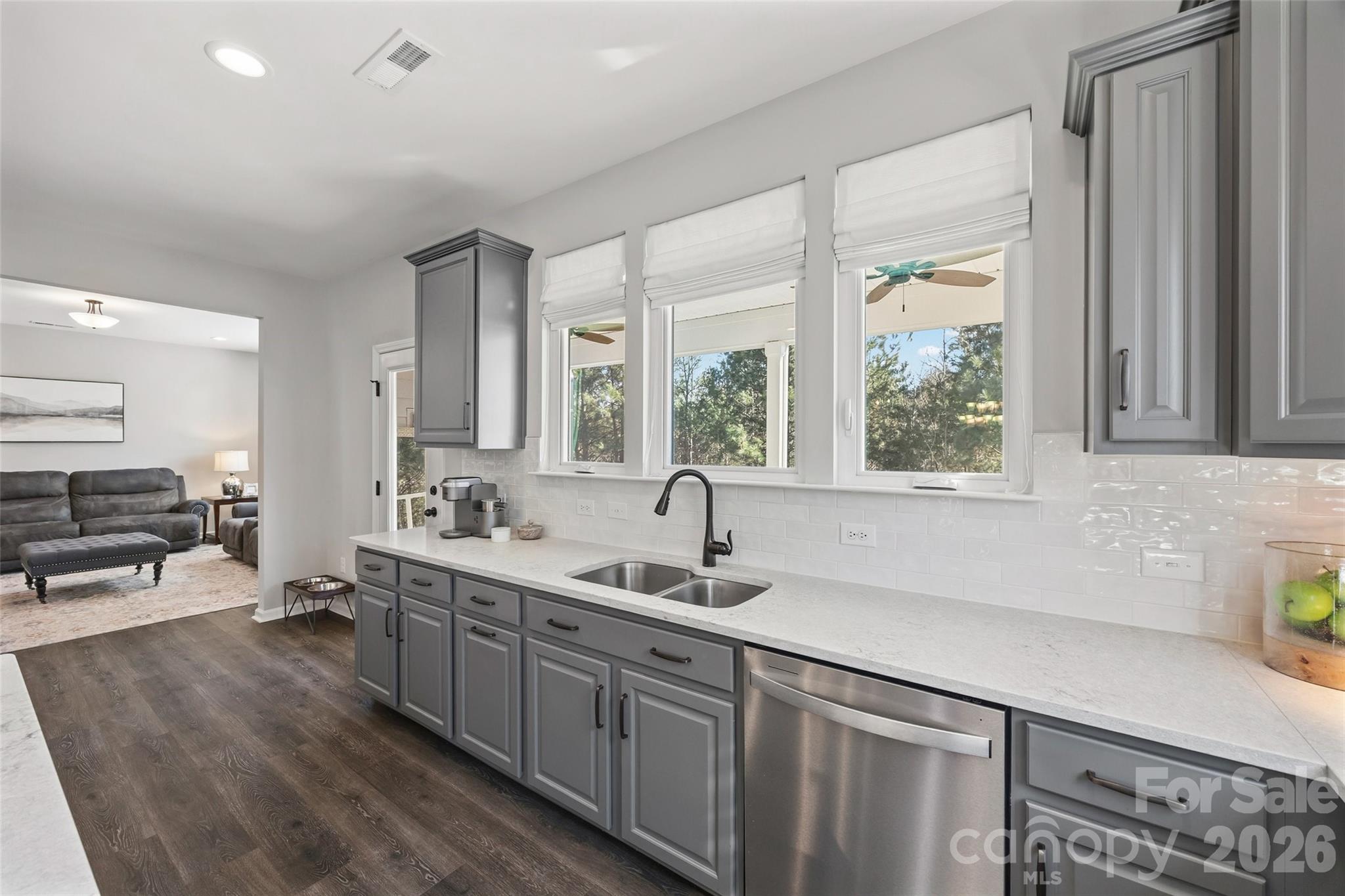 15241 Windward Lane — Lancaster