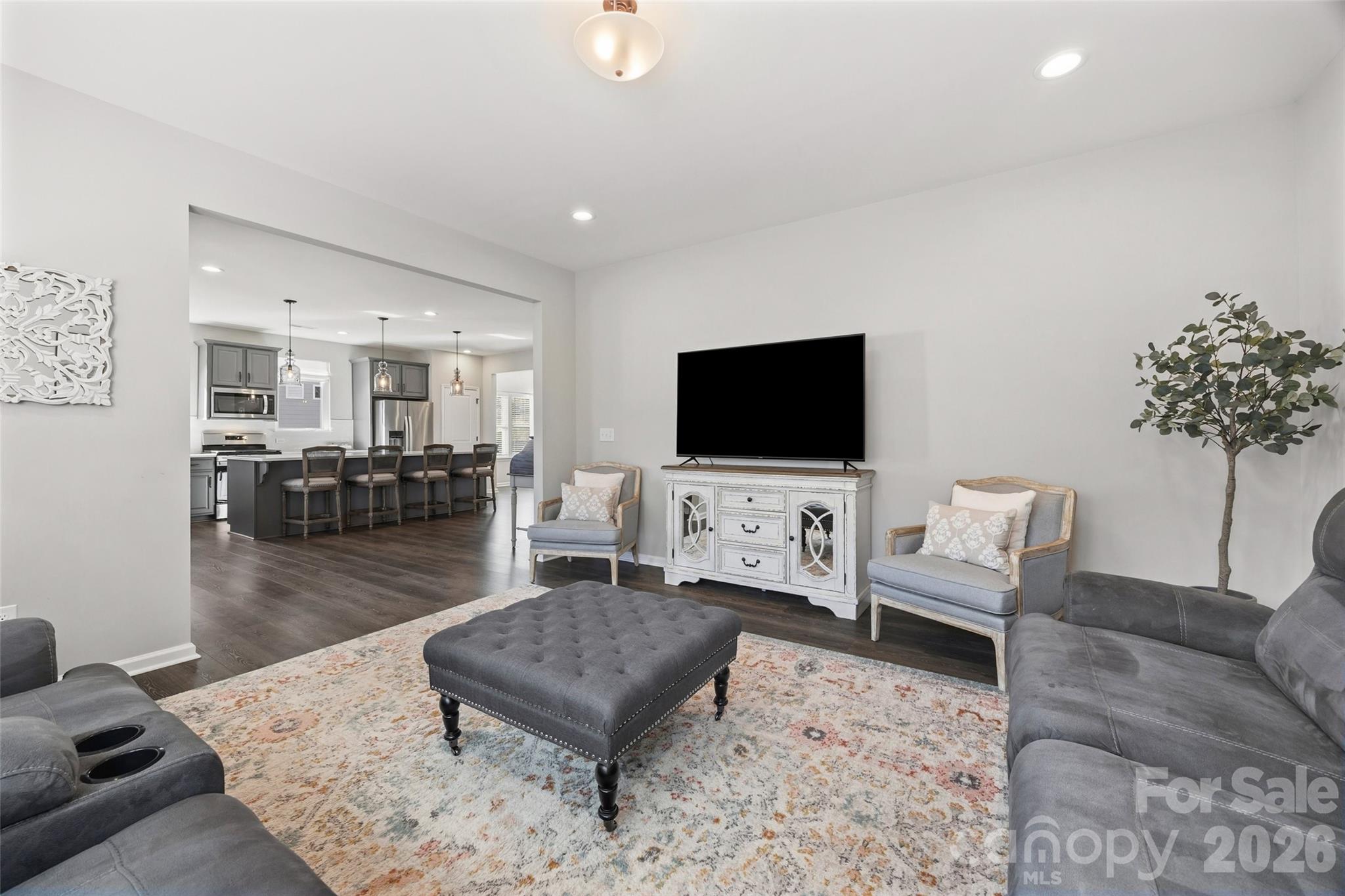 15241 Windward Lane — Lancaster