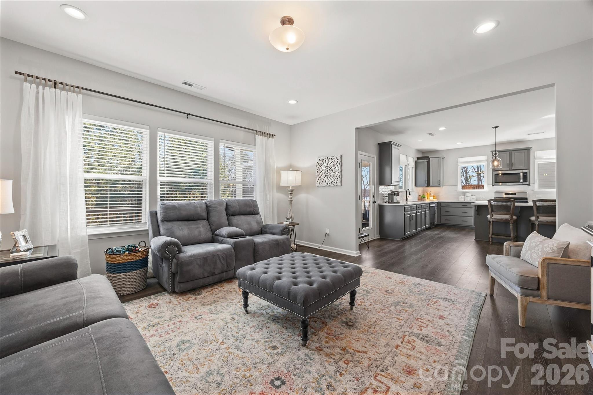 15241 Windward Lane — Lancaster