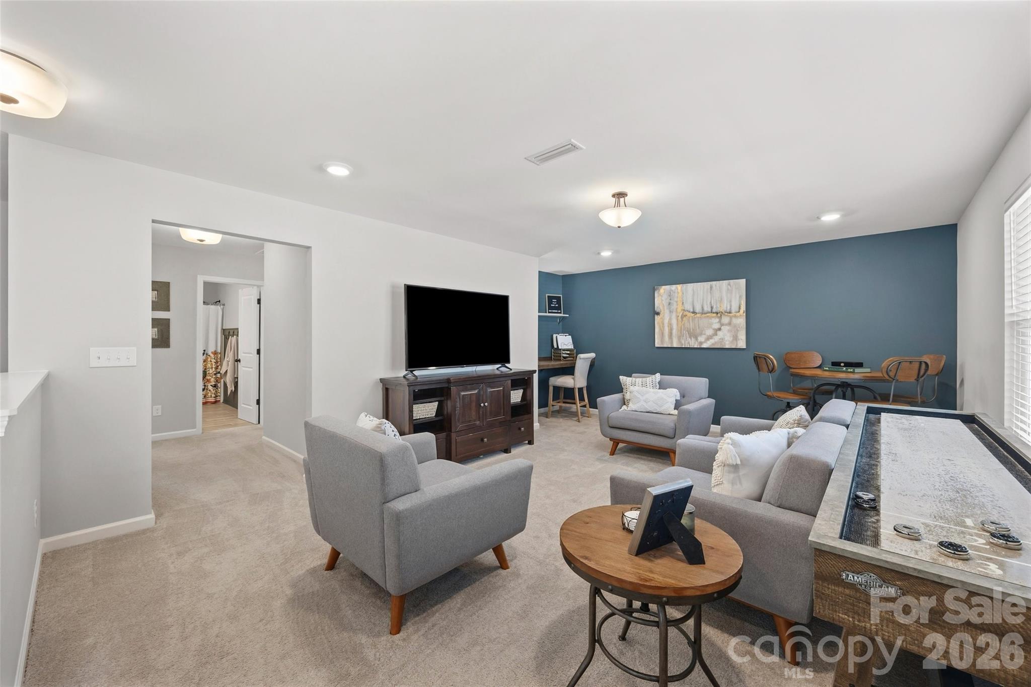 15241 Windward Lane — Lancaster