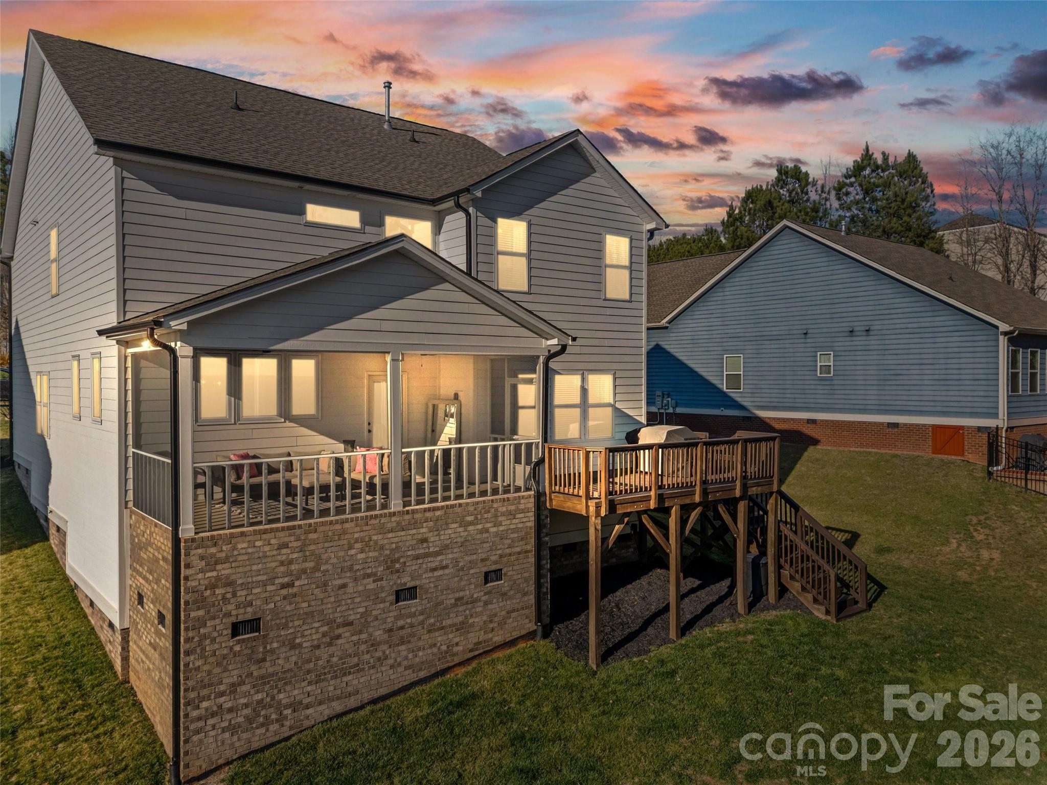 15241 Windward Lane — Lancaster