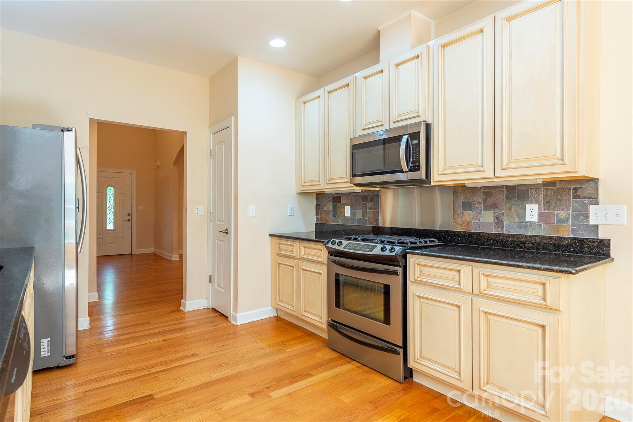 75 Noble Road — Fairview