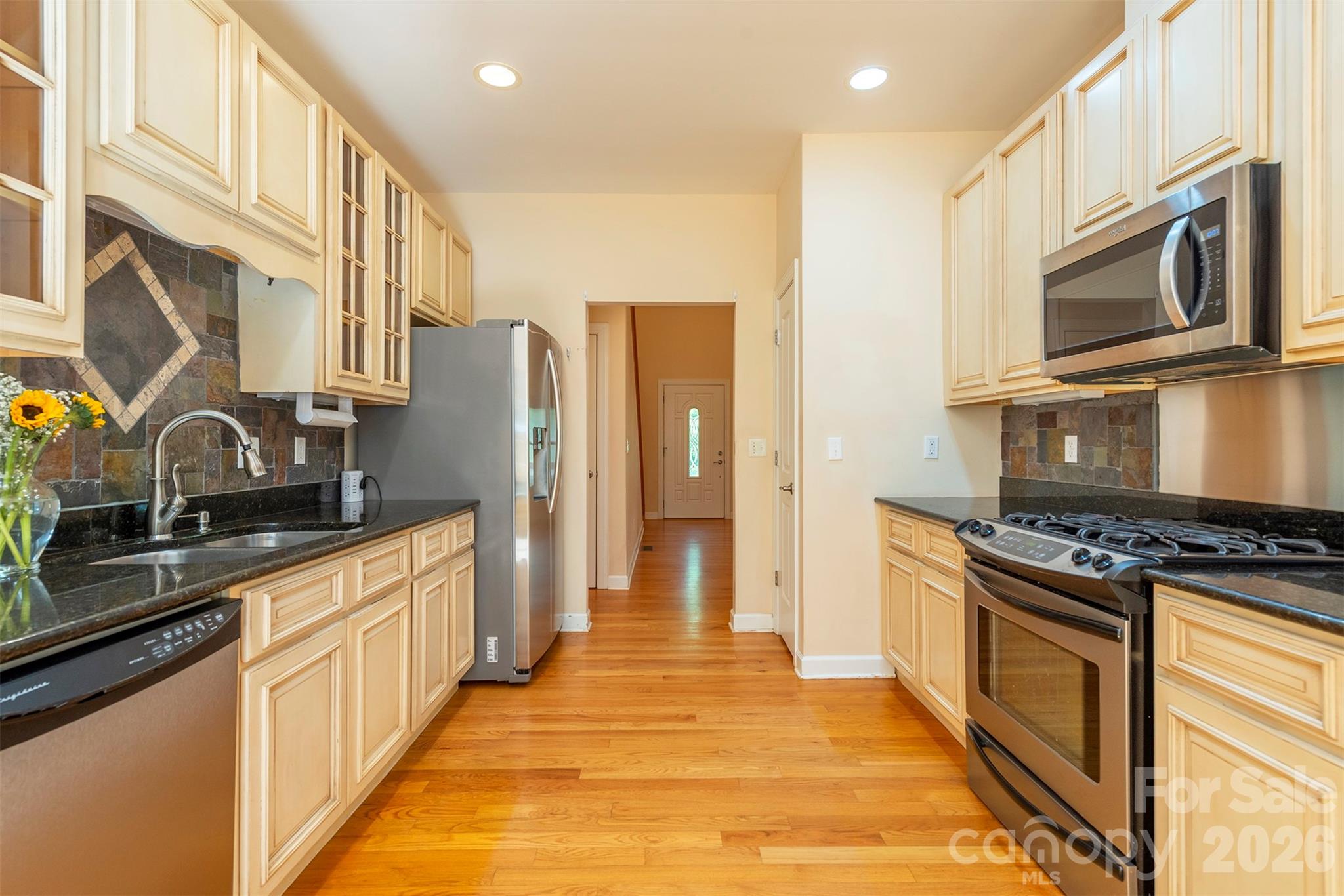 75 Noble Road — Fairview