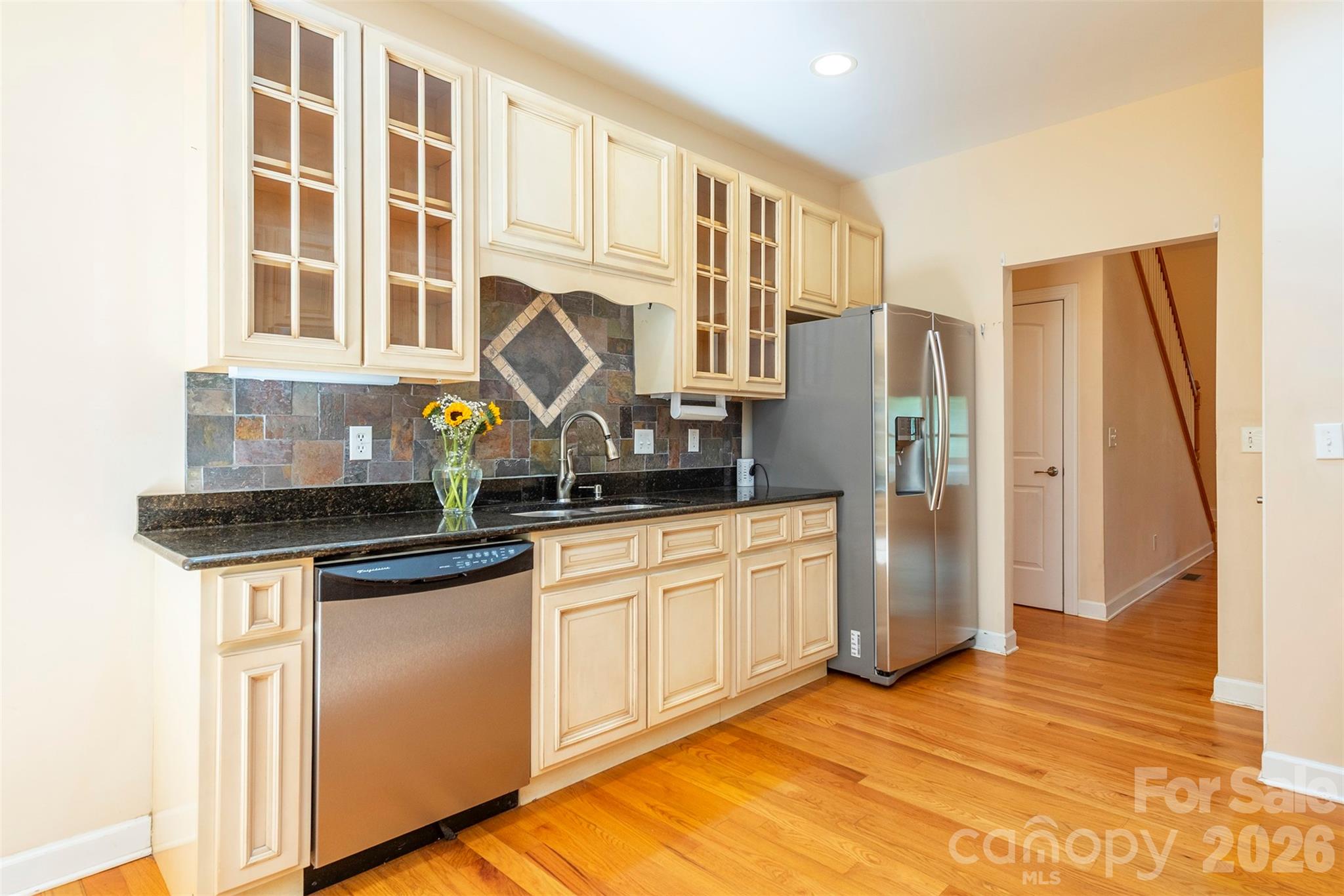 75 Noble Road — Fairview