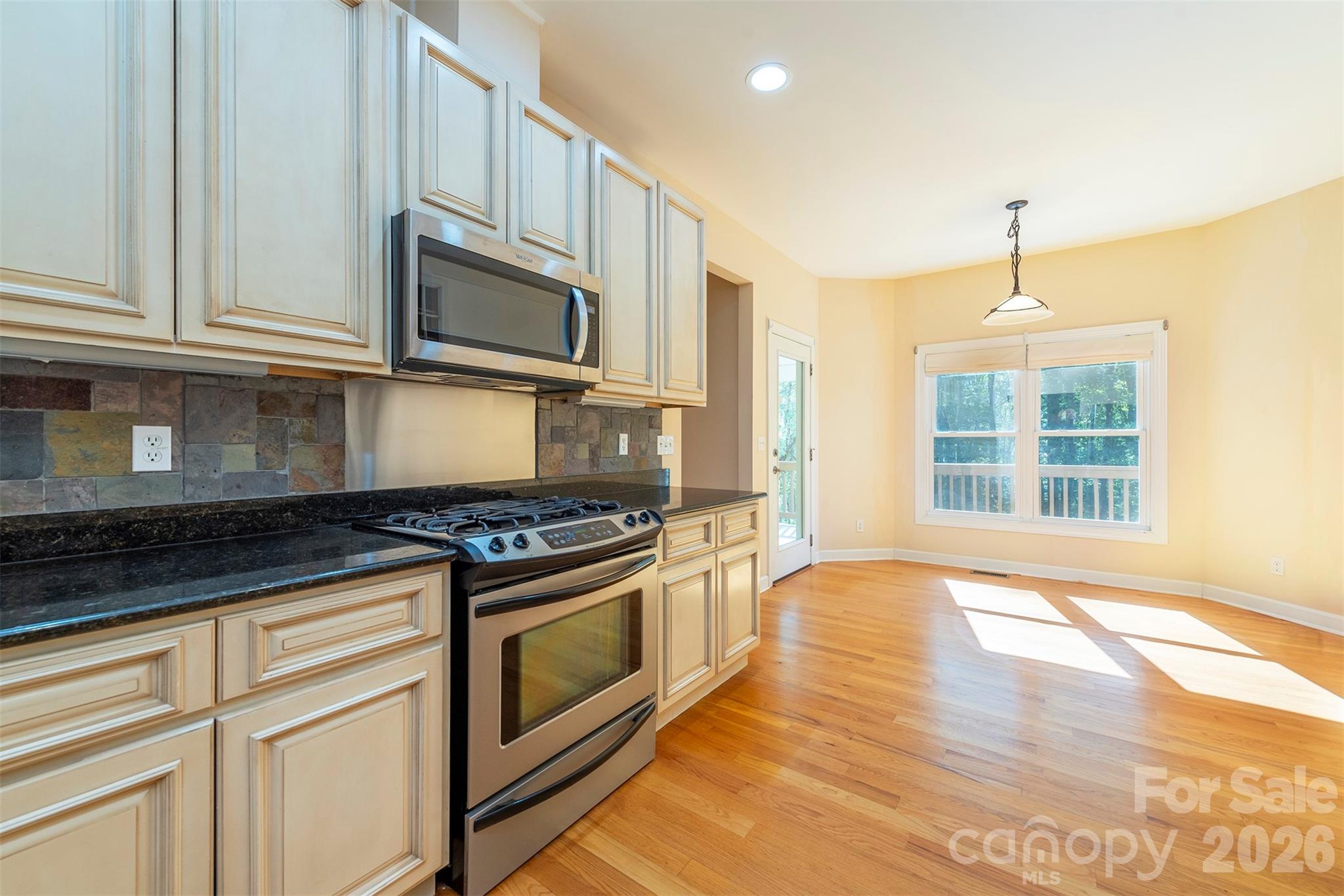 75 Noble Road — Fairview