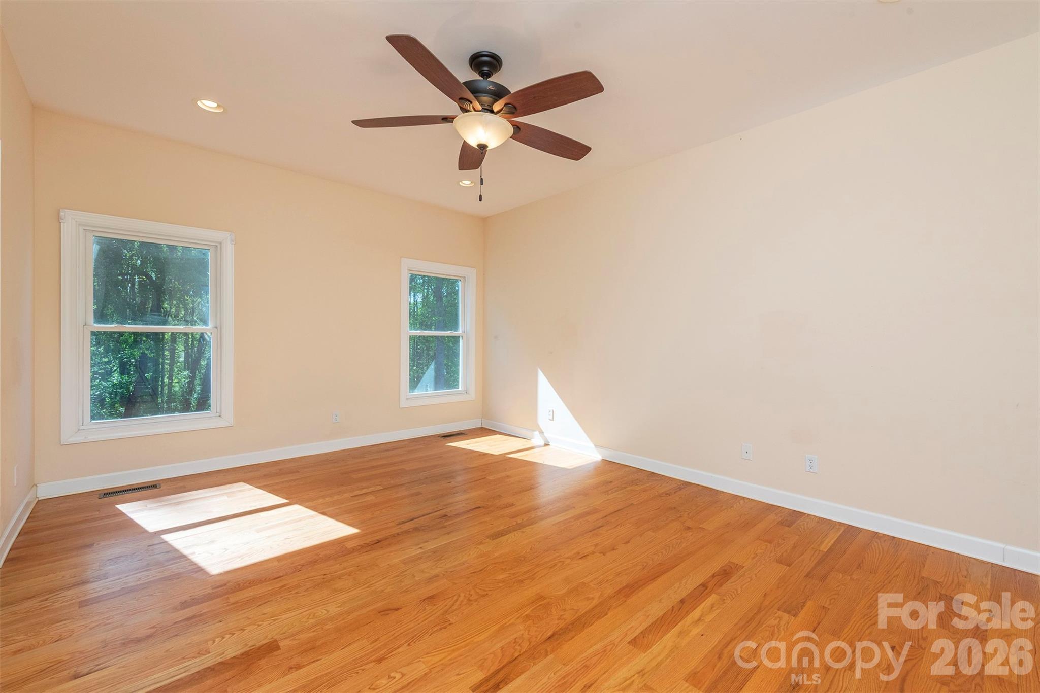 75 Noble Road — Fairview
