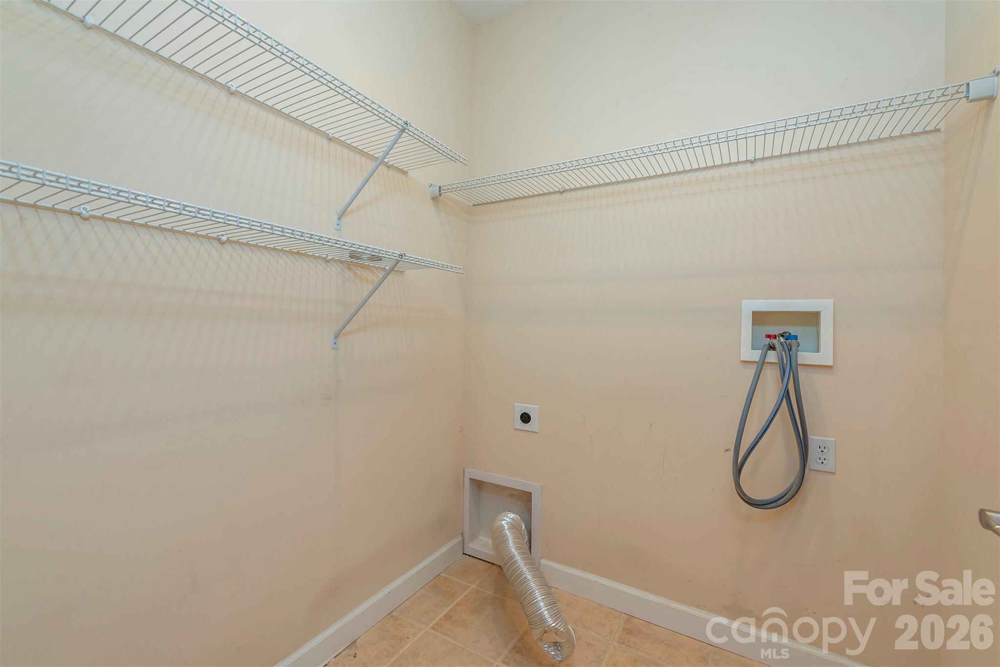 75 Noble Road — Fairview