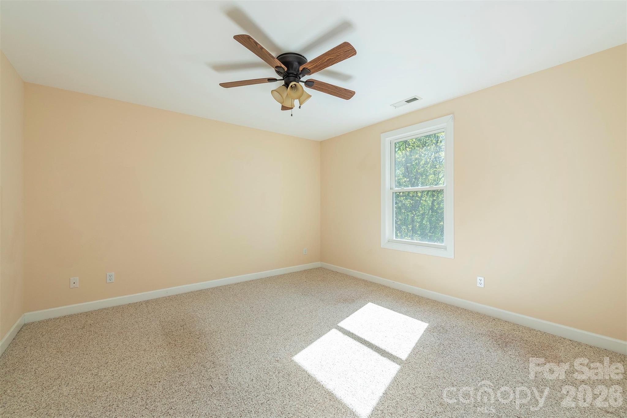 75 Noble Road — Fairview