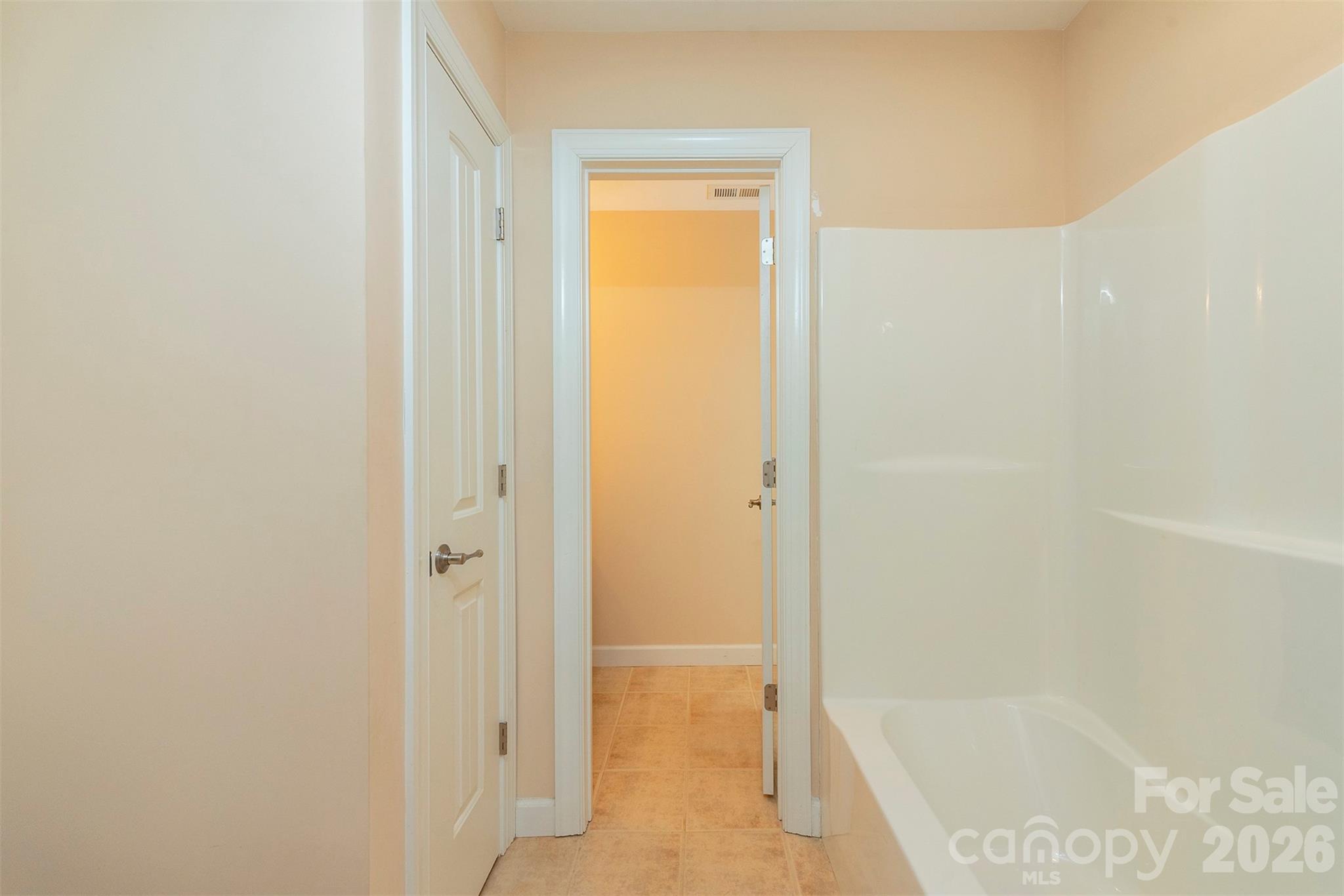 75 Noble Road — Fairview