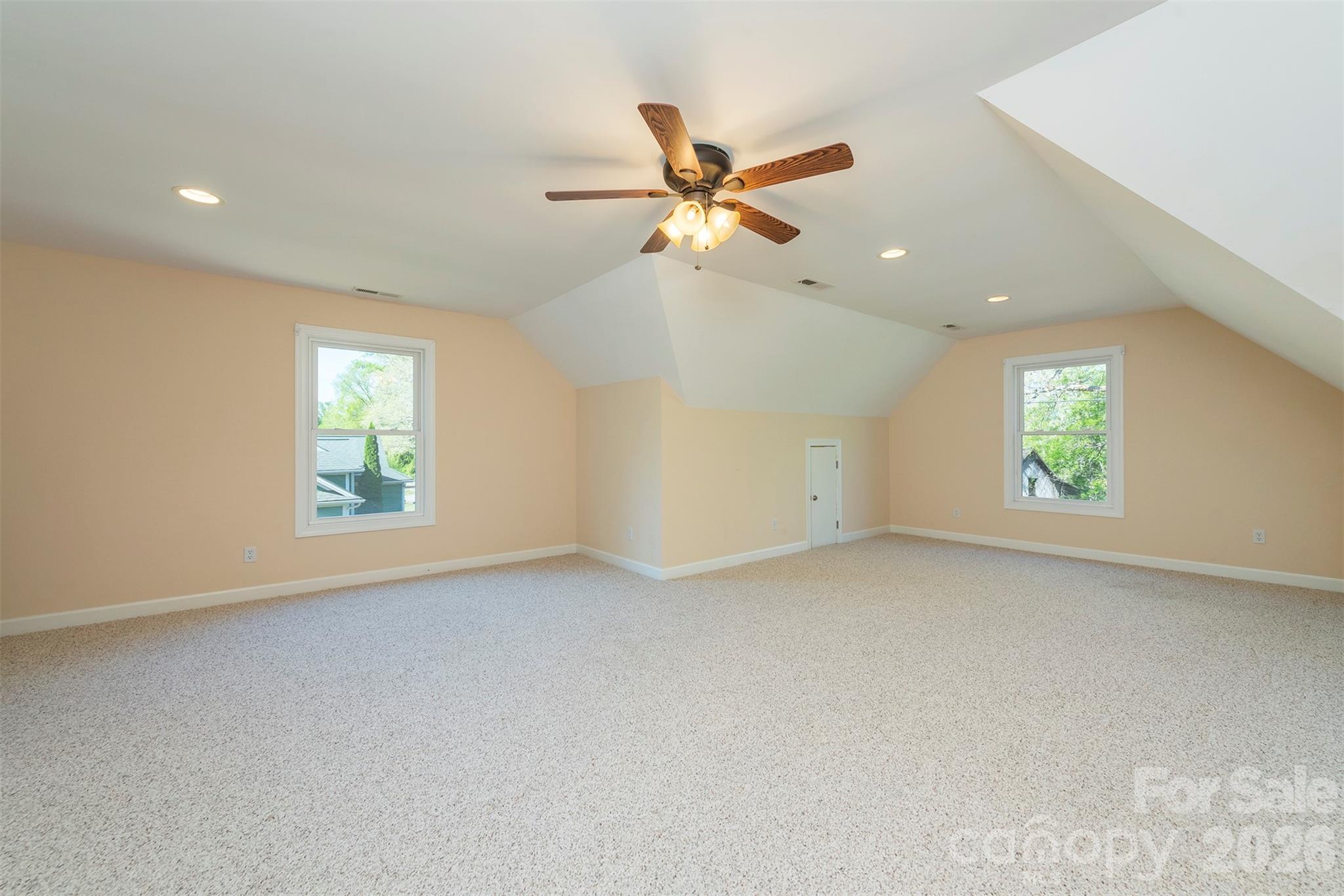75 Noble Road — Fairview