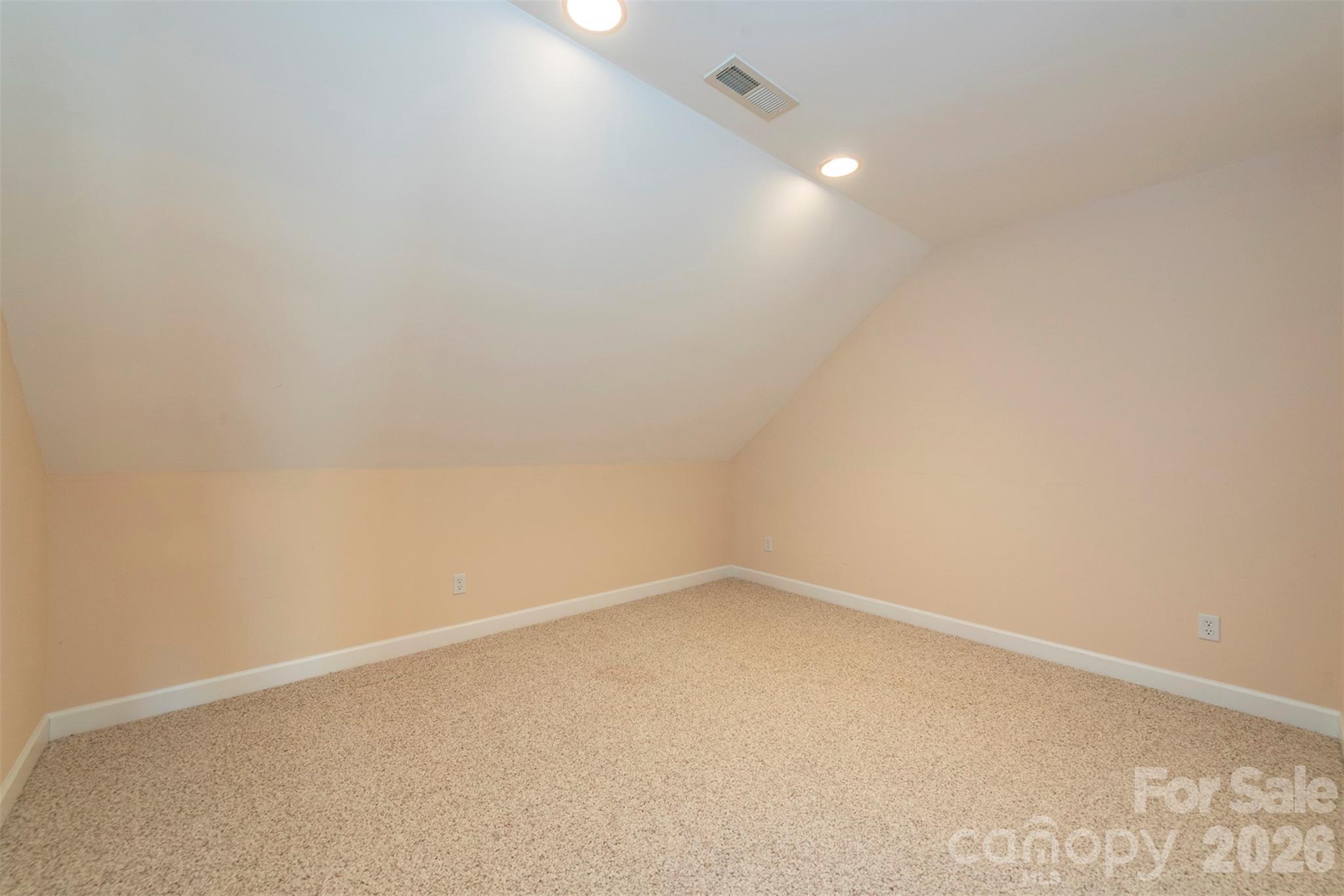 75 Noble Road — Fairview