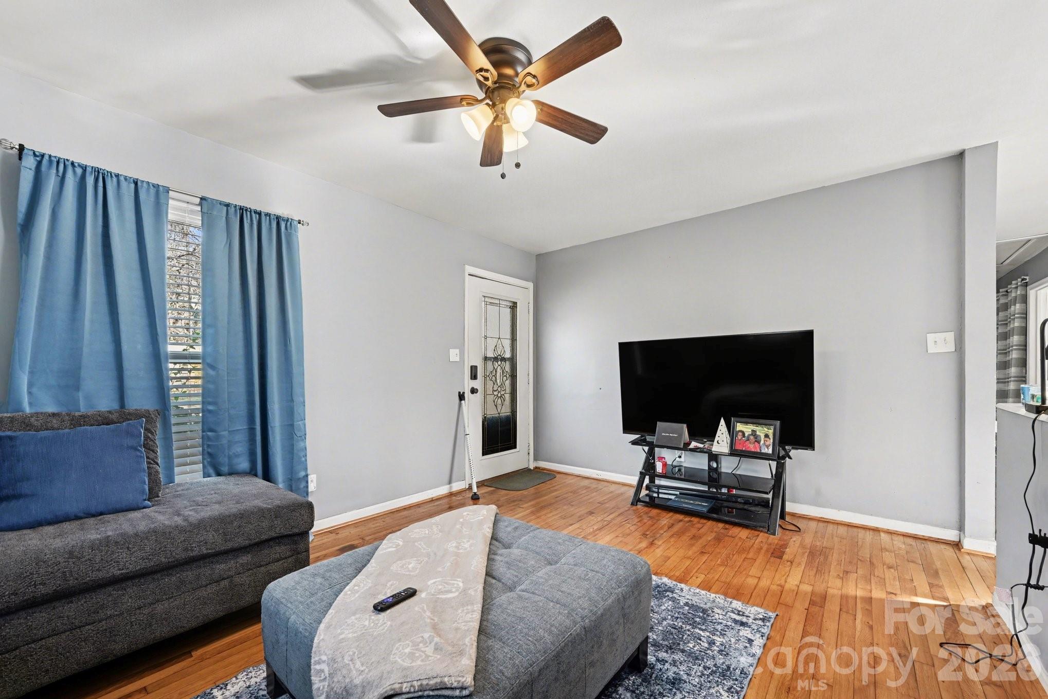 537 Kentbrook Drive — Charlotte