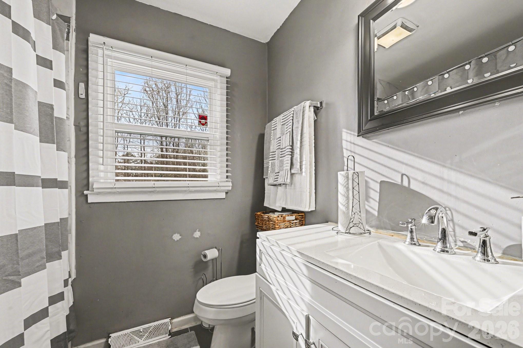537 Kentbrook Drive — Charlotte