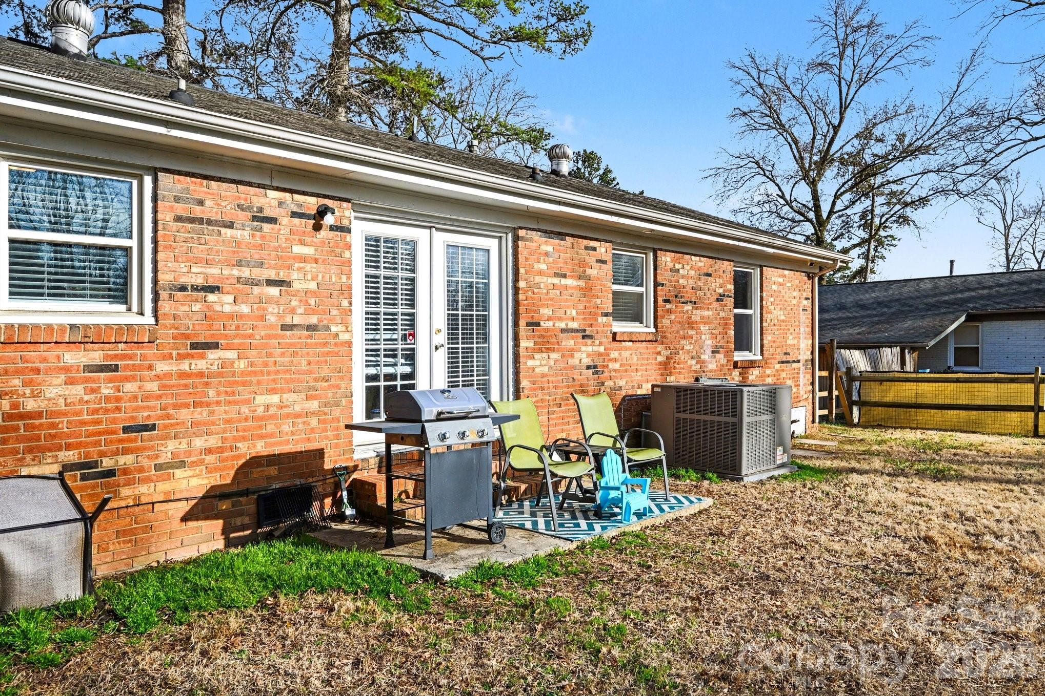 537 Kentbrook Drive — Charlotte