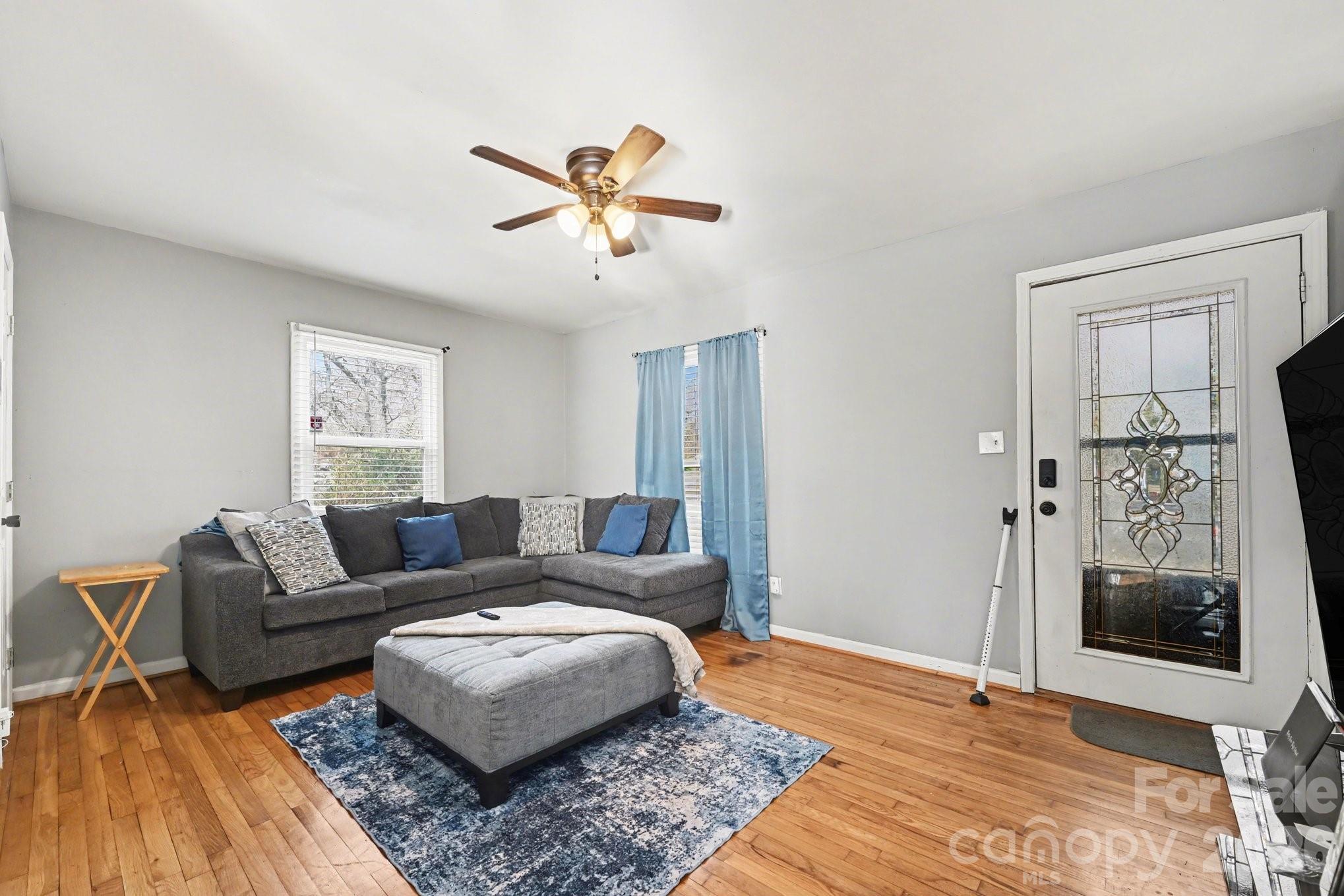 537 Kentbrook Drive — Charlotte