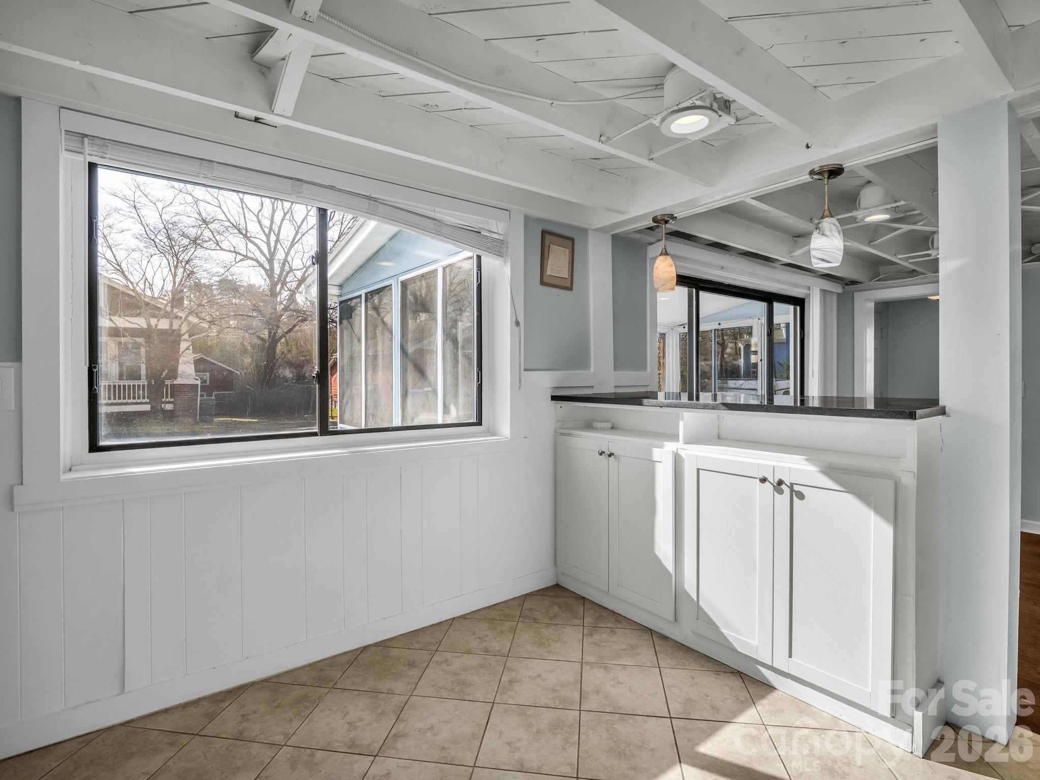 609 Edgewood Avenue — Hendersonville