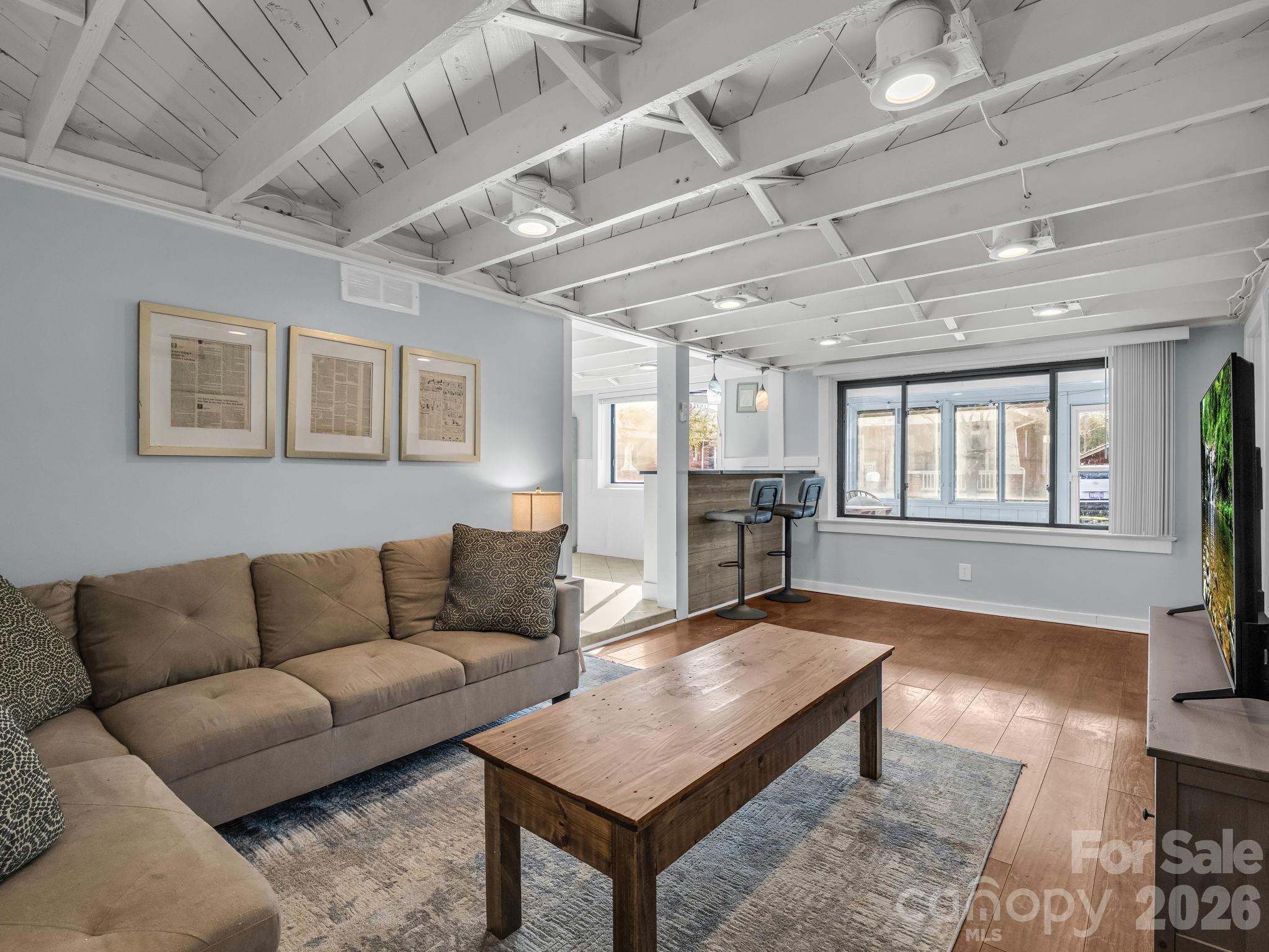 609 Edgewood Avenue — Hendersonville