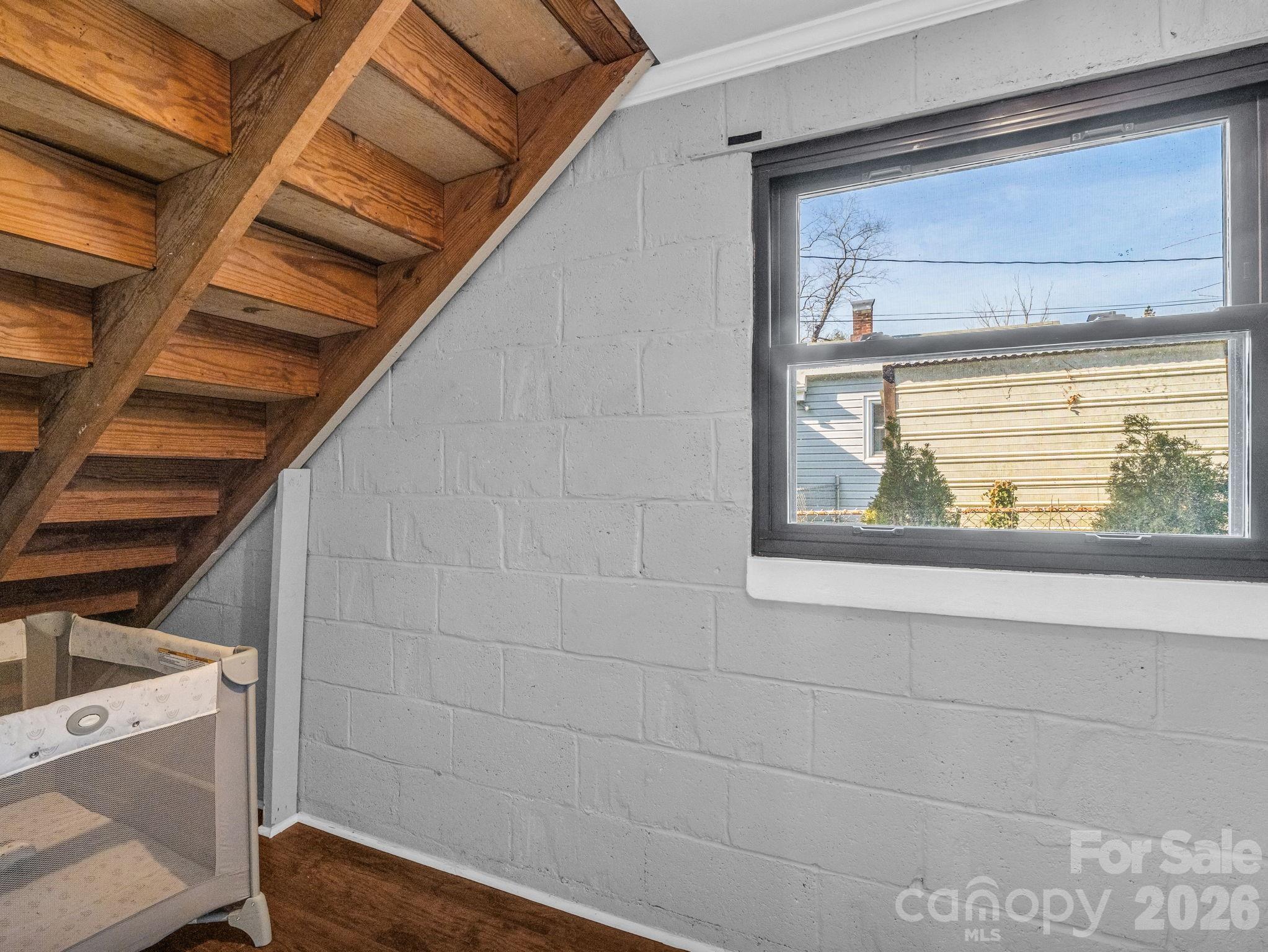 609 Edgewood Avenue — Hendersonville