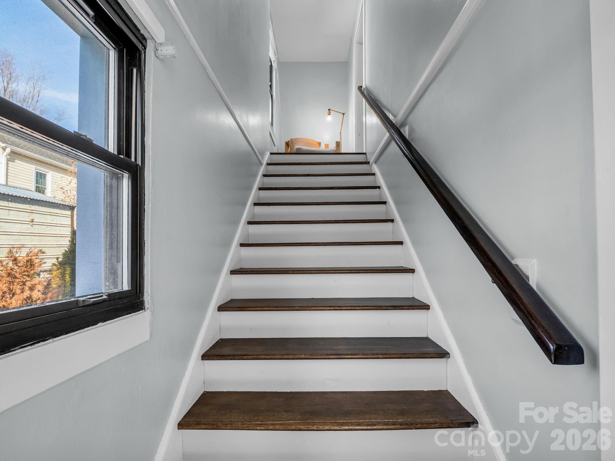 609 Edgewood Avenue — Hendersonville
