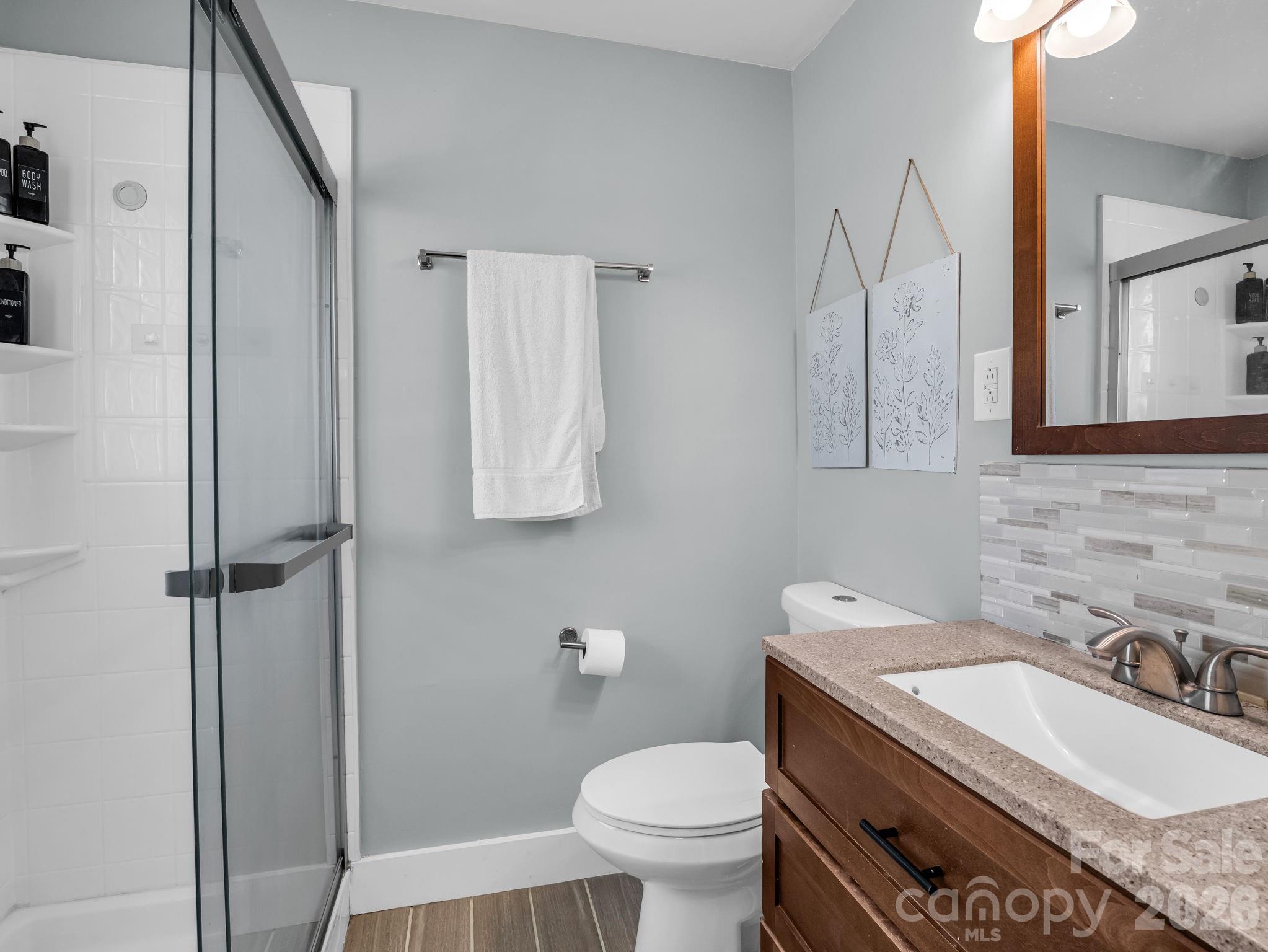 609 Edgewood Avenue — Hendersonville