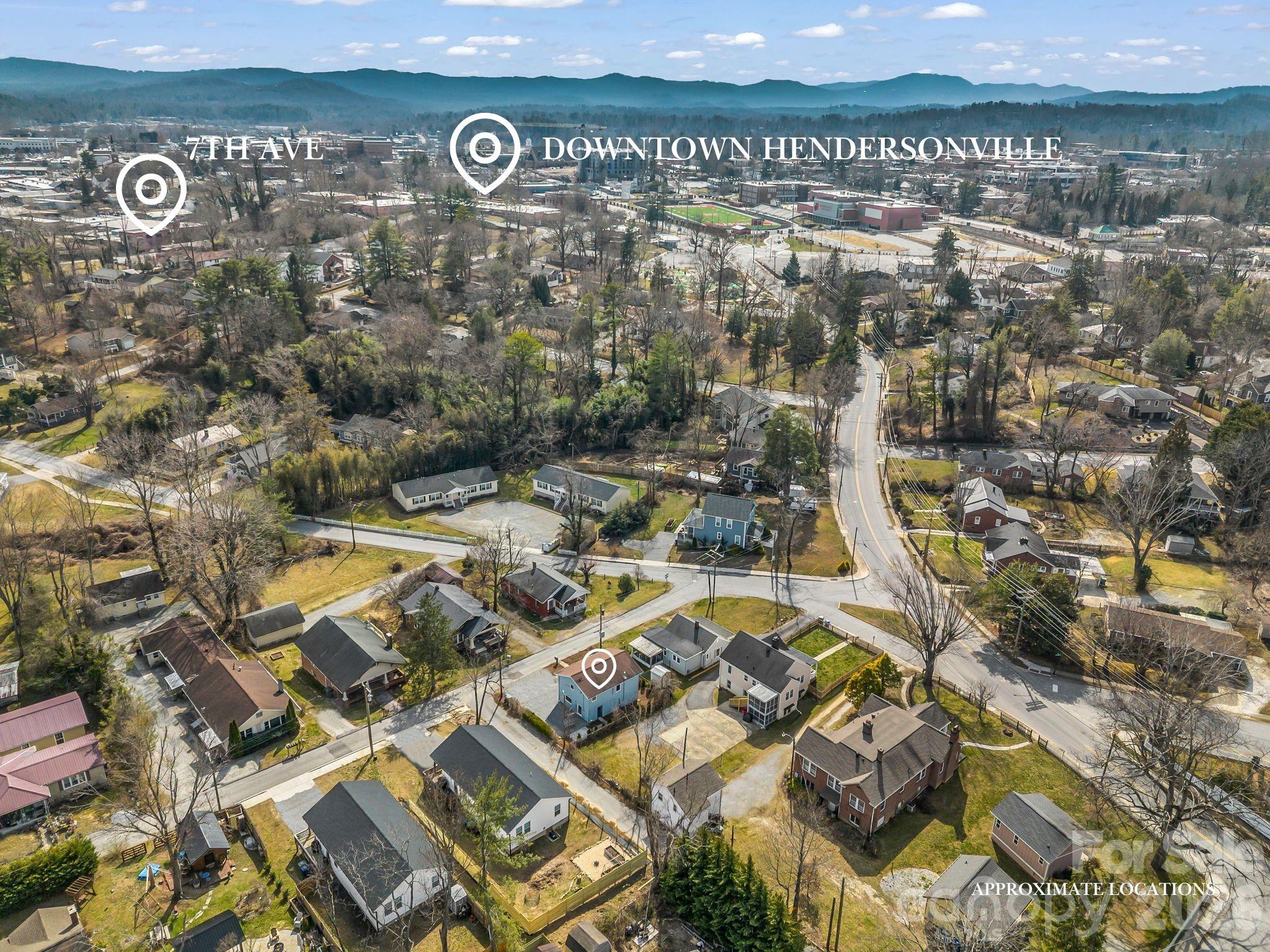 609 Edgewood Avenue — Hendersonville
