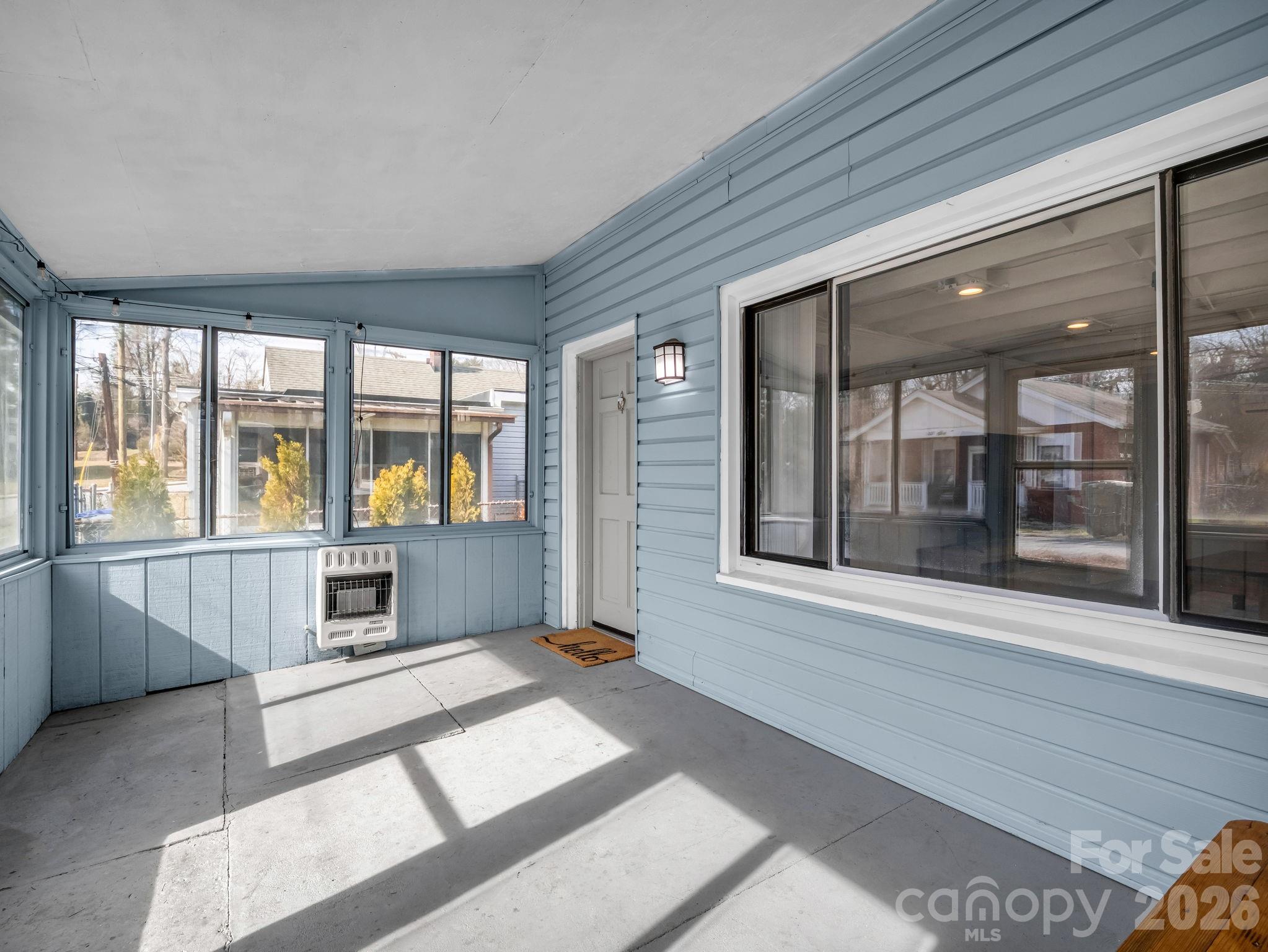 609 Edgewood Avenue — Hendersonville