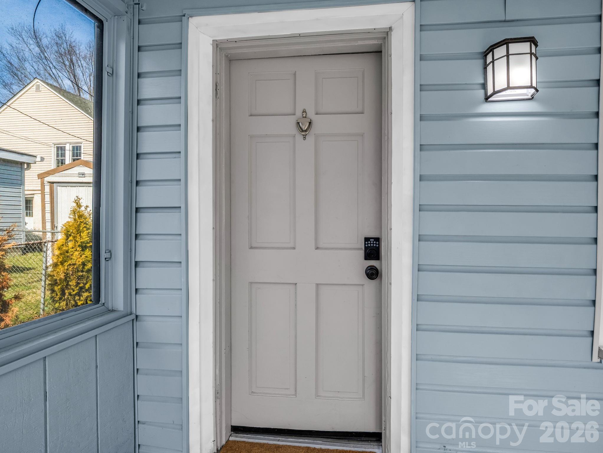 609 Edgewood Avenue — Hendersonville