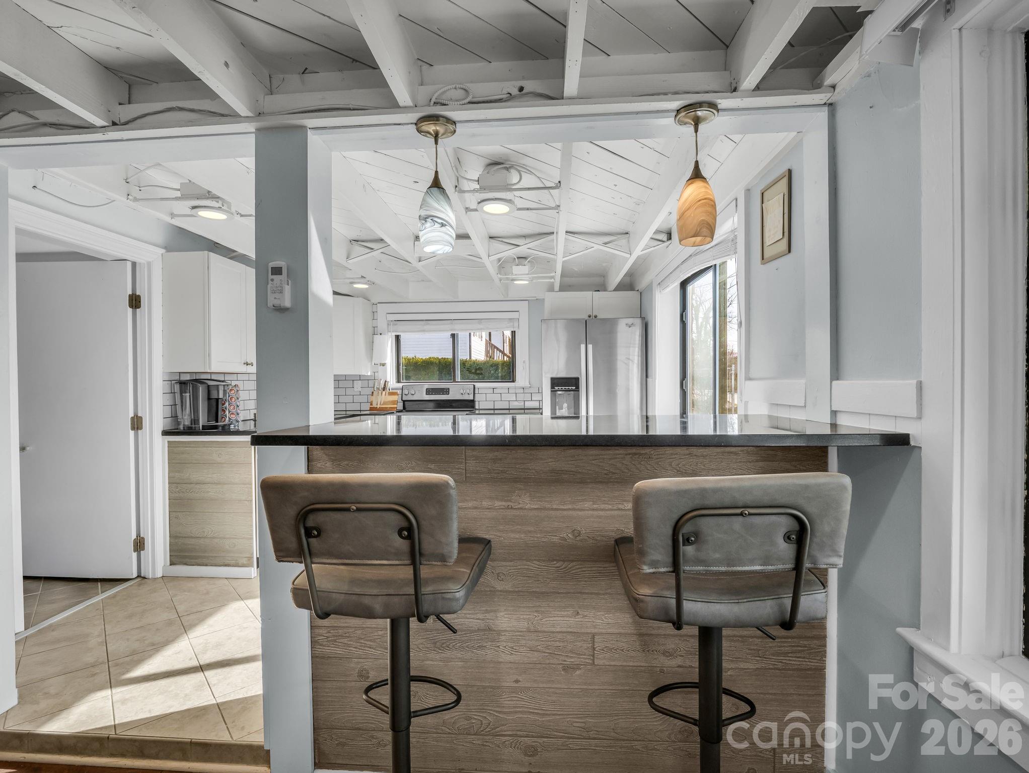 609 Edgewood Avenue — Hendersonville