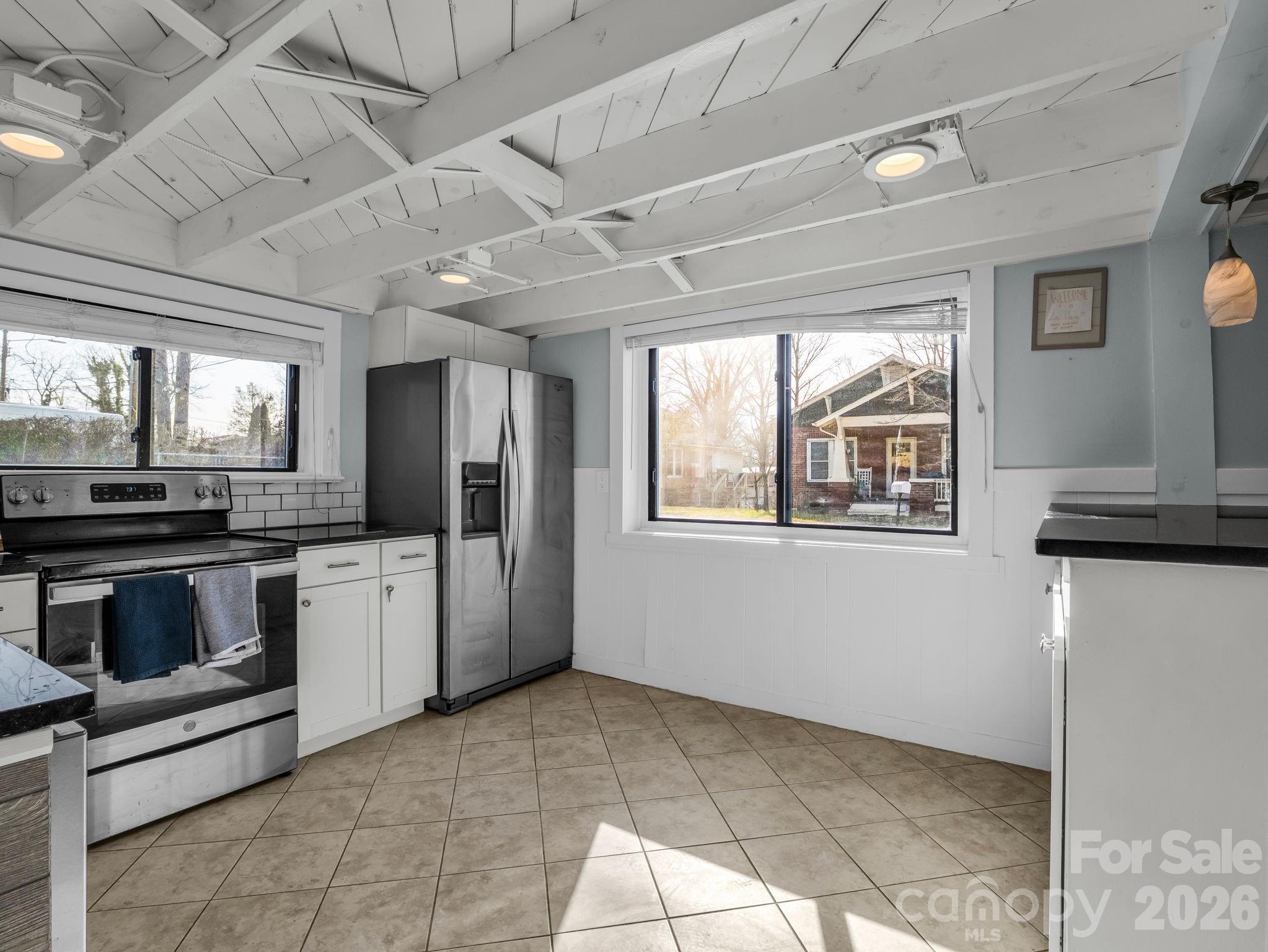 609 Edgewood Avenue — Hendersonville